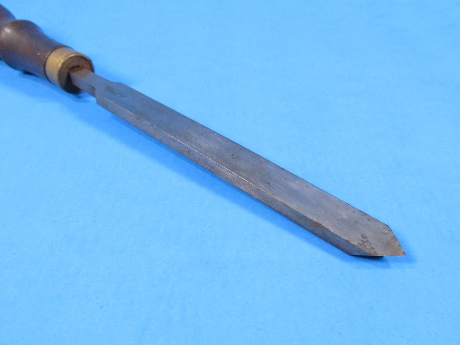 D R Barton V shaped tang style chisel wood lathe parting tool