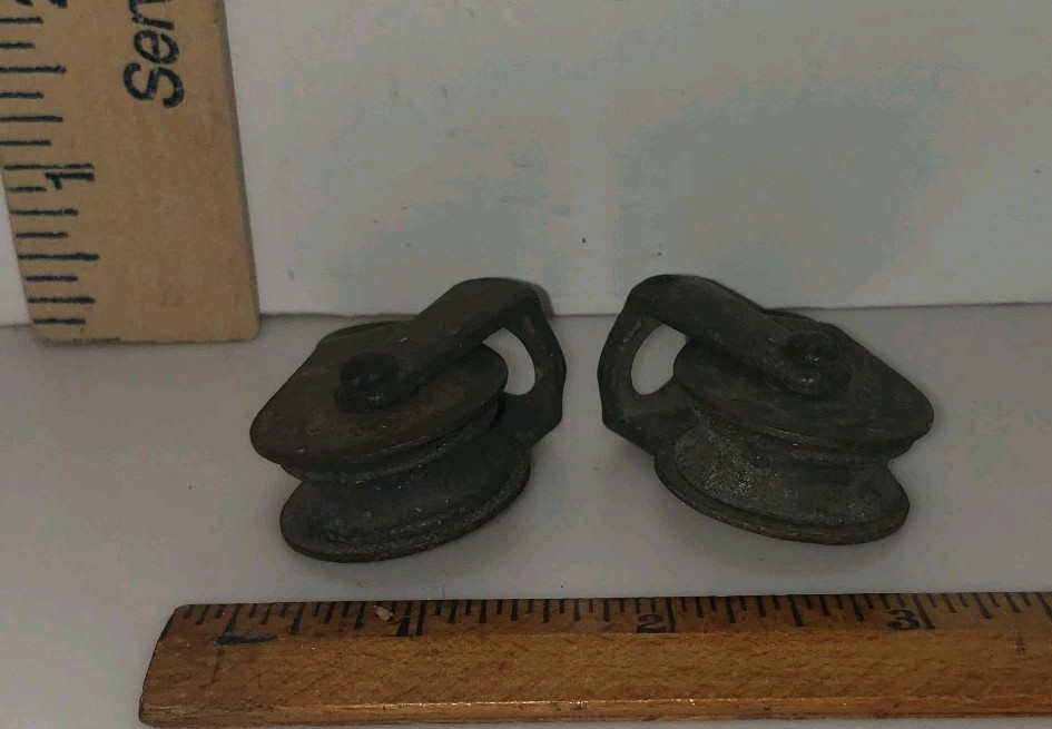 Cast Metal Pulleys Small Mini Set Wheel Block Tackle Rope Pully Vintage Pair Two