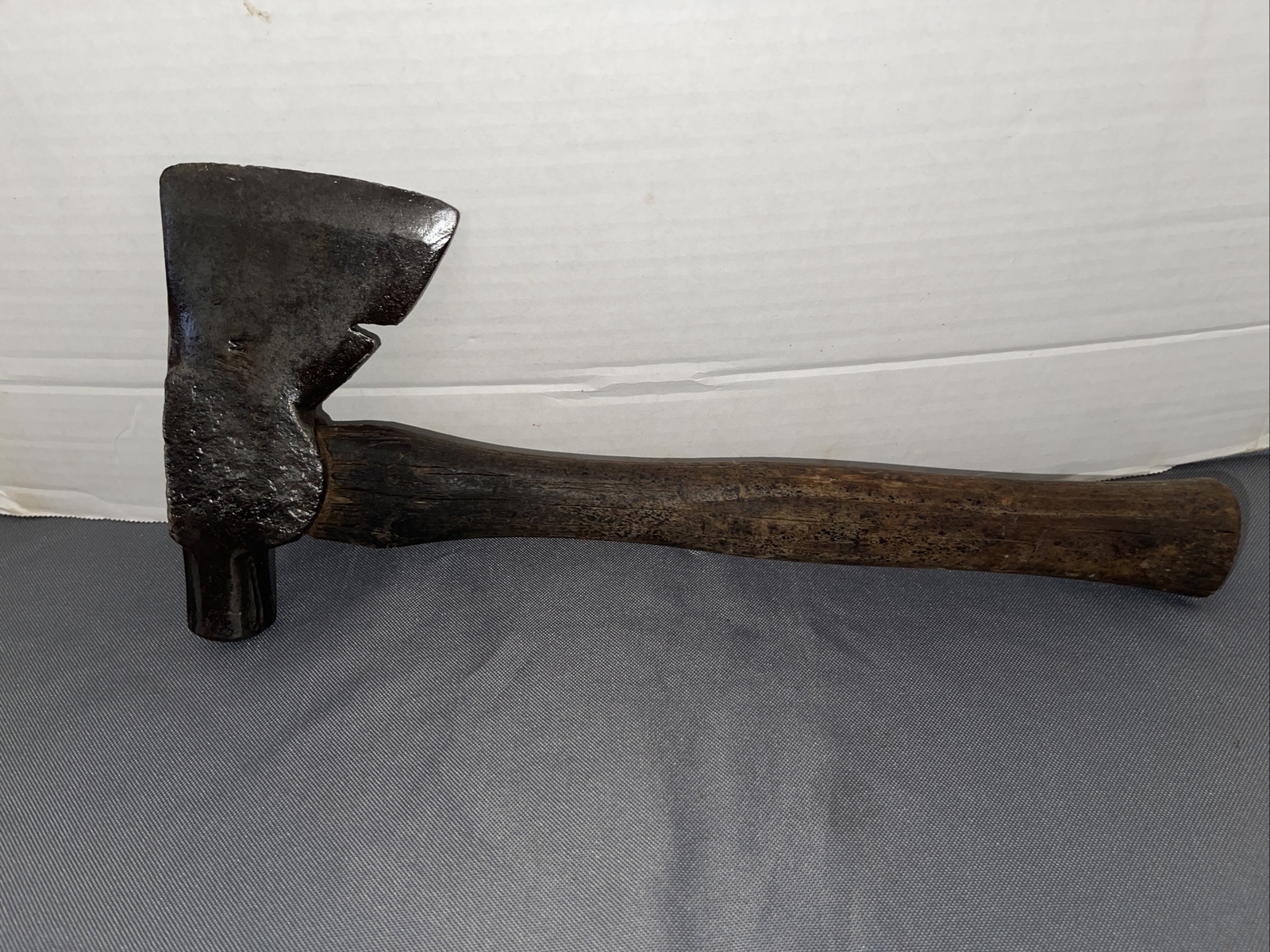 Vintage M stamp carpenter axe hatchet Hammer Octagon Wood Handle Mann 2lb 0.4oz