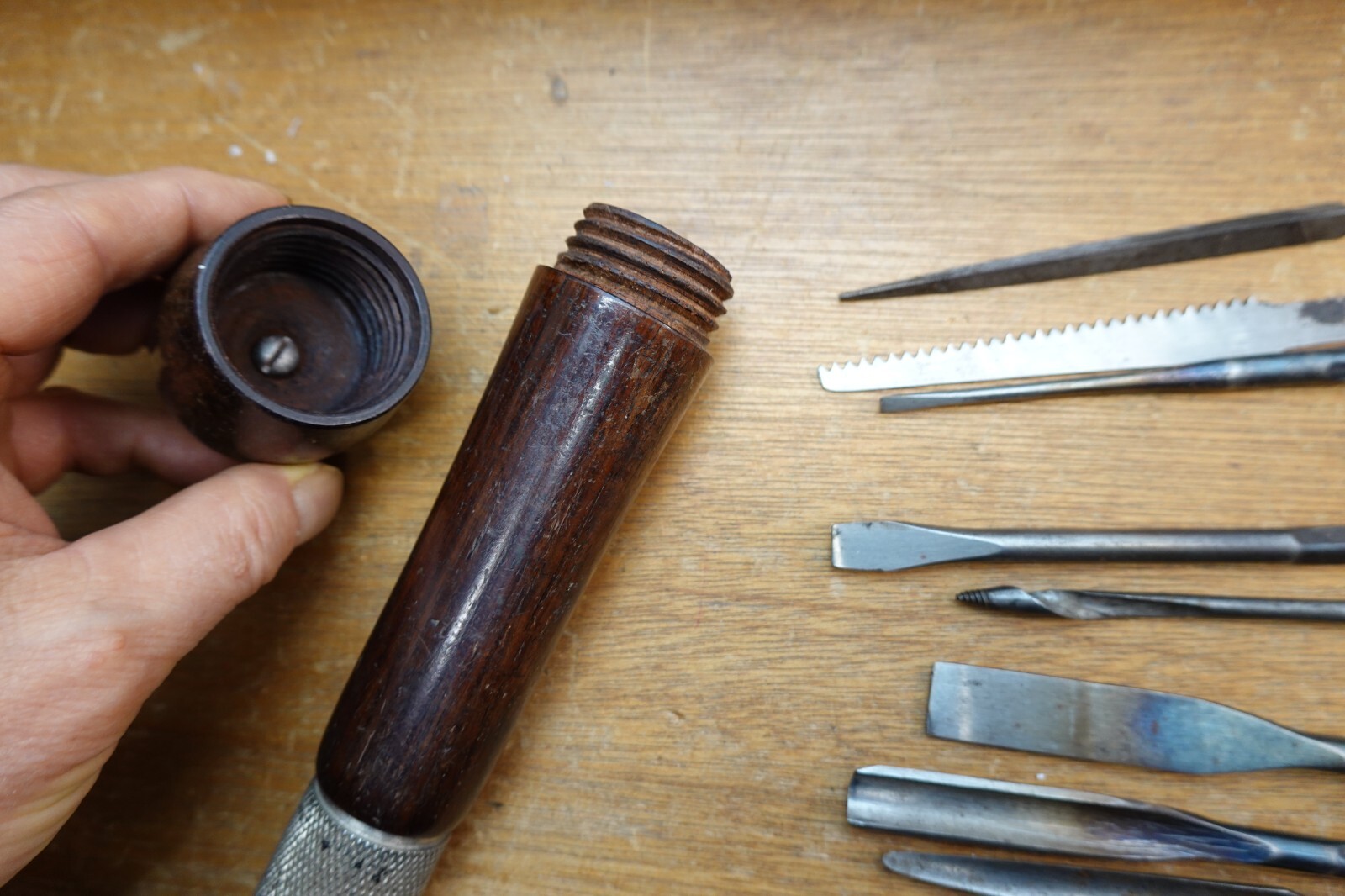 ANTIQUE Lg 7 1/4″ ROSEWOOD TOOL HANDLE/HOLDER + 7 BITS