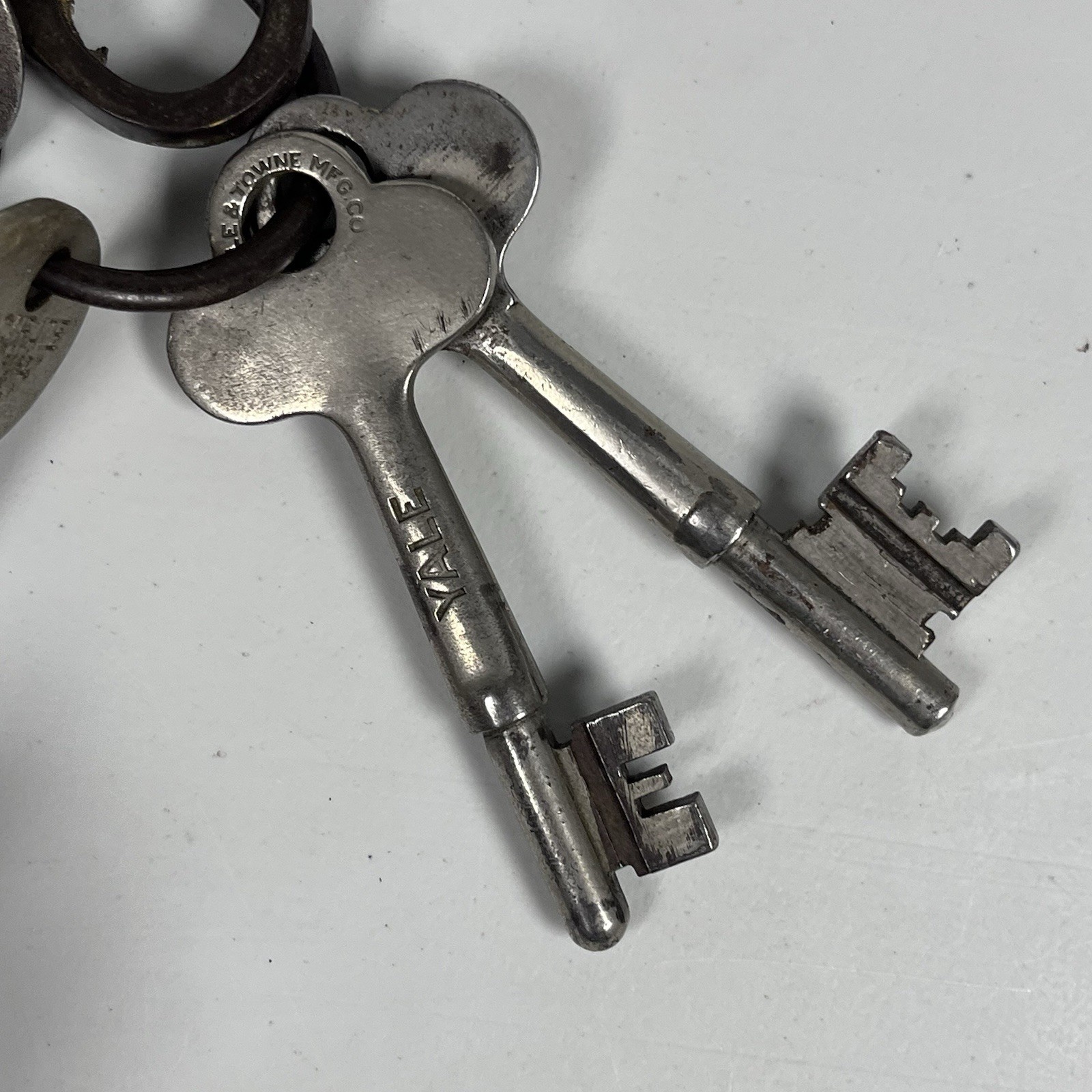 Old Vtg Antique State Hospital Psychiatric Asylum Men’s Room + Various Keys