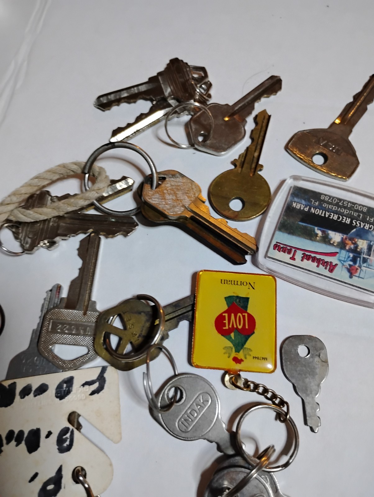 Mixed Lot of Mostly Vintage Keys 42 Keys Total Various Brands See Photos