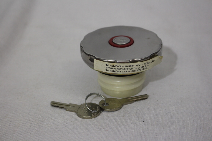 NEW Old Stock: Vintage ATLAS Locking Gas Cap + 2 Keys #61-671061 U.S.A.