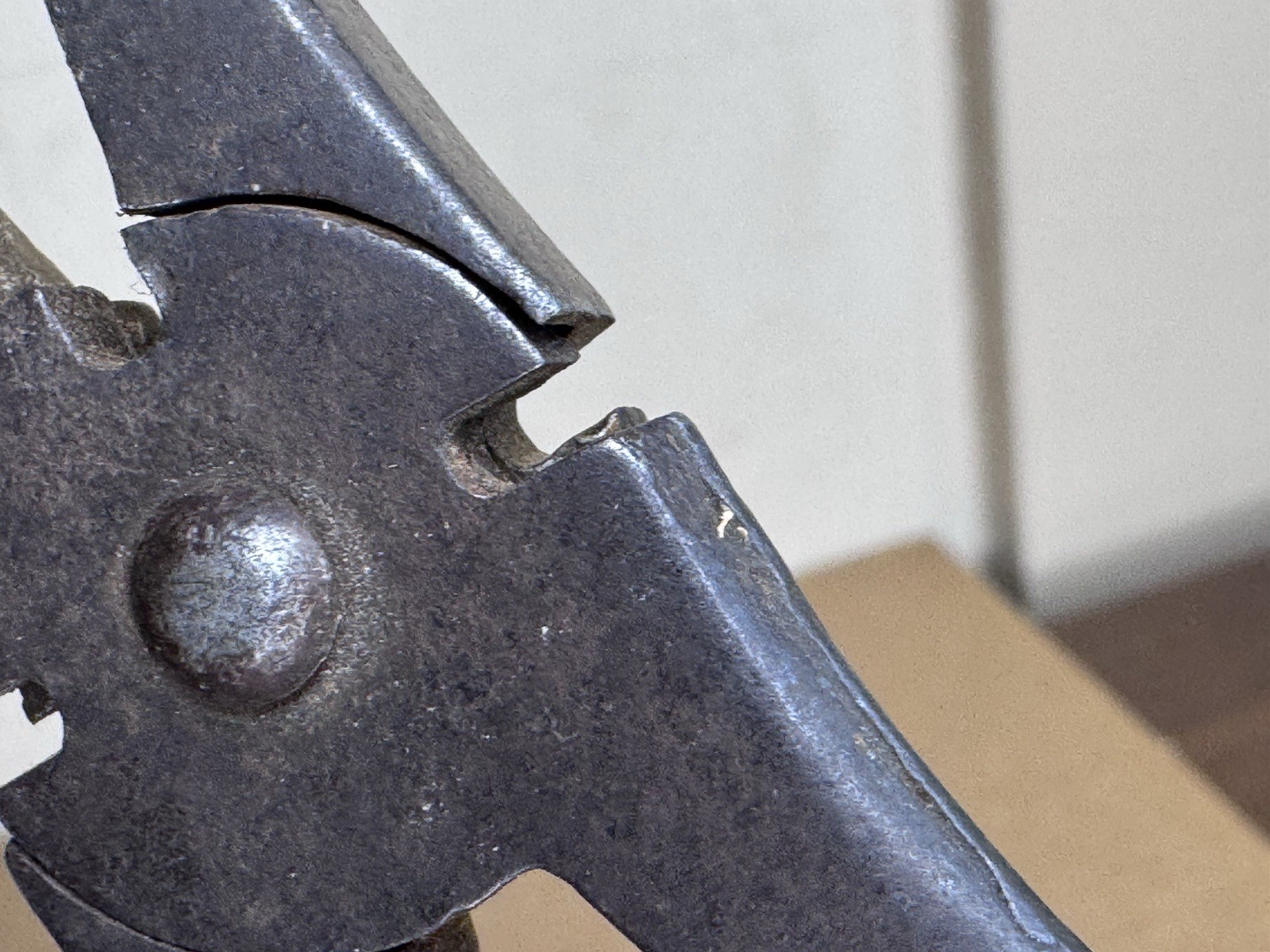 Vtg 6” Tinsmith Button Pattern Pliers Bending Wire Cutting Tool Irving Mfg PS&W