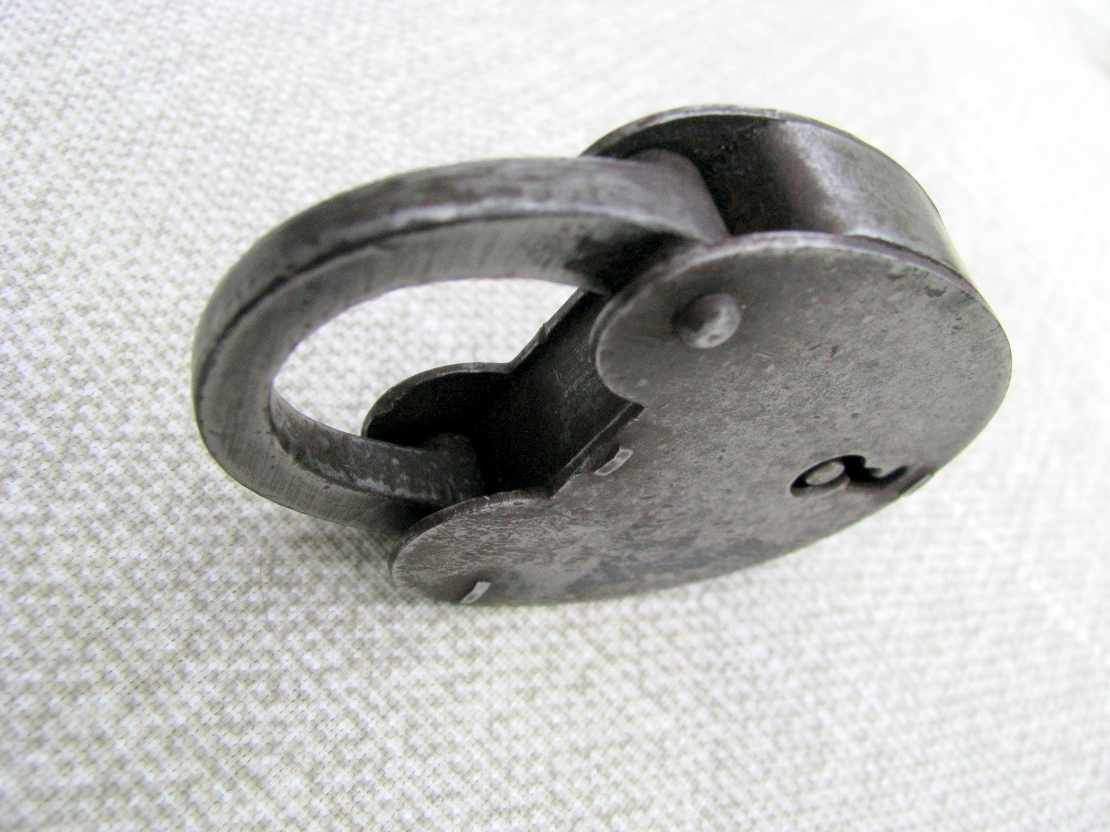 ANTIQUE 18th CENTURY BRITISH NAVAL HAND MADE IRON DOG EAR PATTERN LOCK+ORIG. KEY