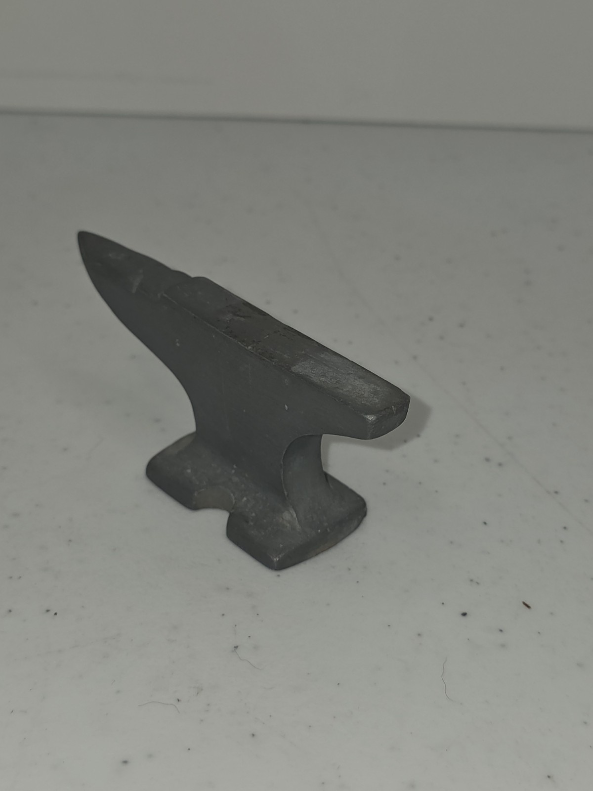 Vintage Miniature Cast Iron Anvil 37 Oz 3.5 Inch Pocket Metalworking Tool