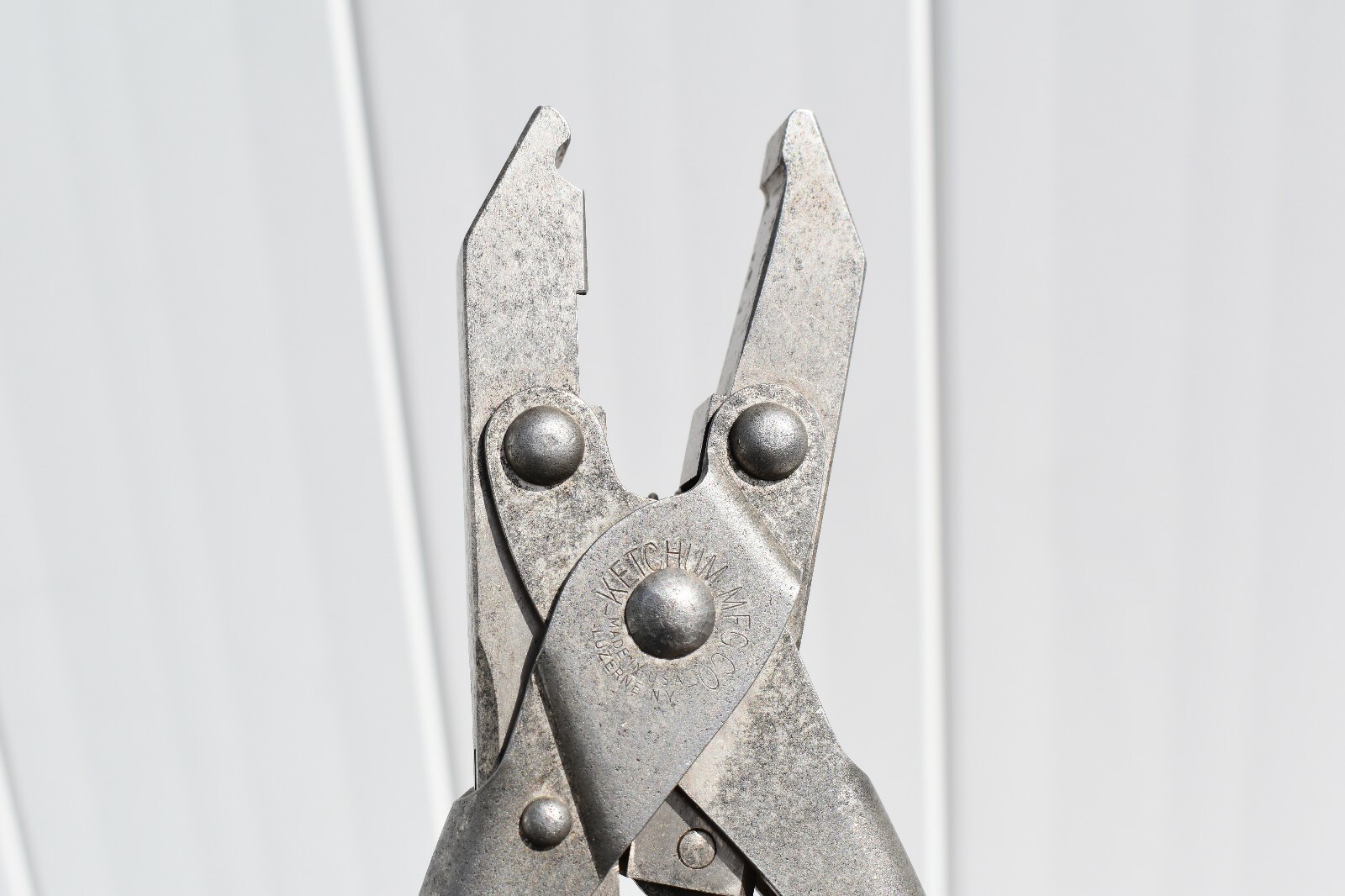 BERNARD KETCHUM MFG. CO. ANIMAL ID PLIERS MADE IN LUZENE, NEW YORK