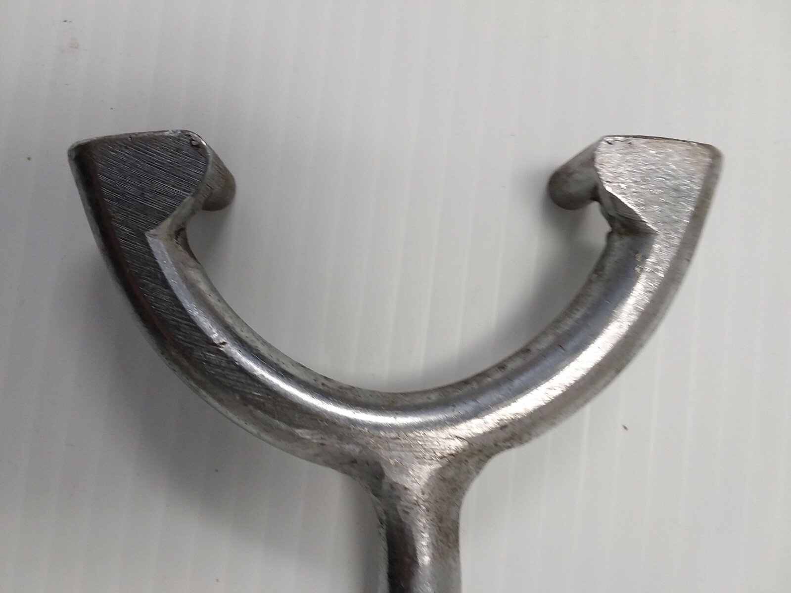 VINTAGE HONDA TOOL KOWA SPROCKET / CLUTCH HOLDER , HOLDING PINS ARE 60 MM APART