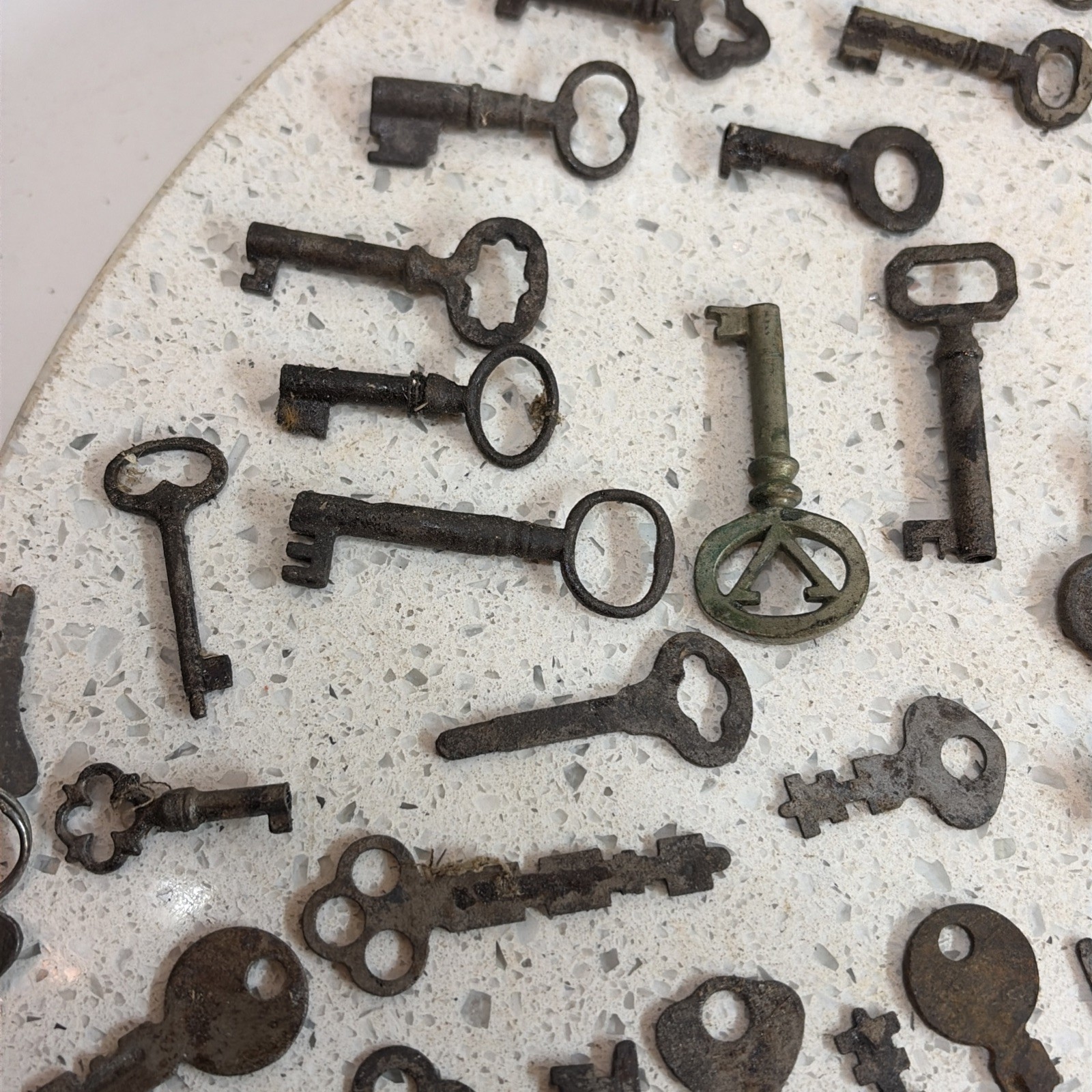 Huge Lot Of Vintage Skeleton Keys & Other Keys. See Pics!