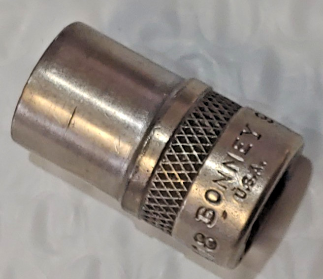 Vintage Bonney #A18 9/16″ Knurled Socket 12 Point 1/2″ Drive Made in USA