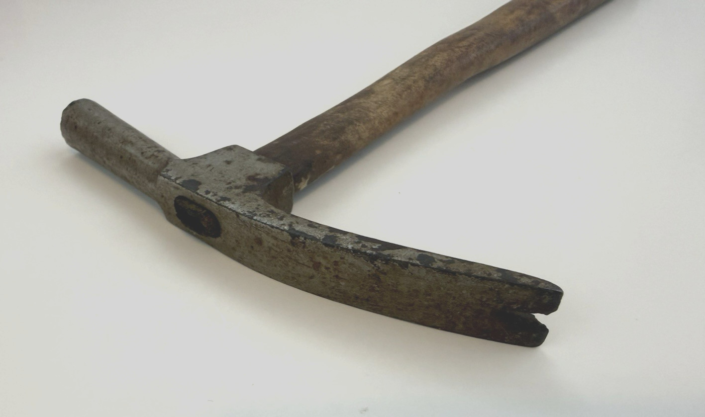 Vintage ~ Tack Hammer With Nail Puller ~ 10 1/4″ ~ Upholsterer’s~Wood Handle