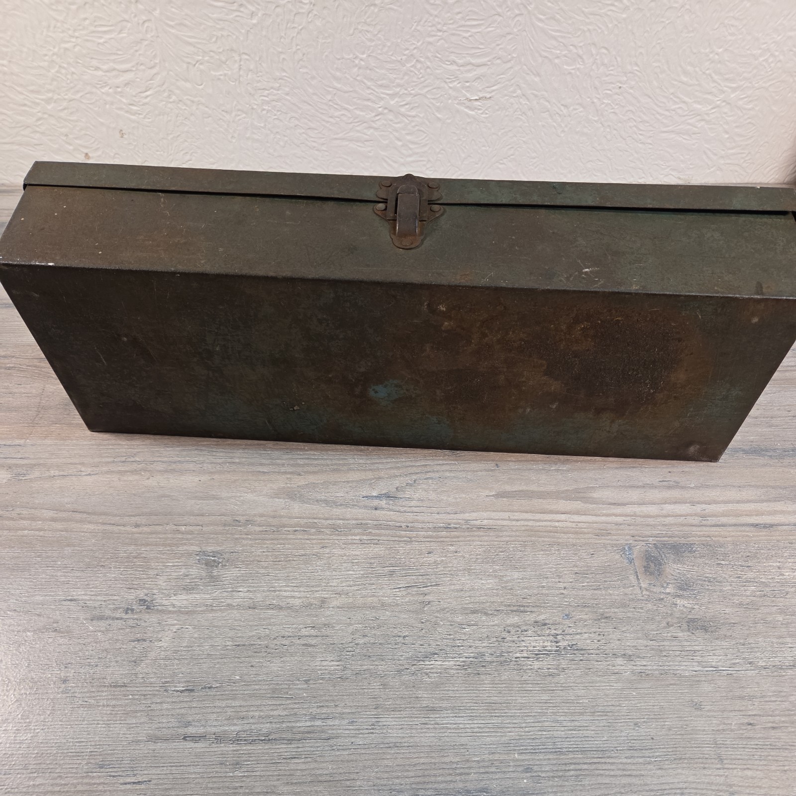Vintage BOYCRAFT Metal TOOL BOX 18″ Long primitive kids U.S.A.