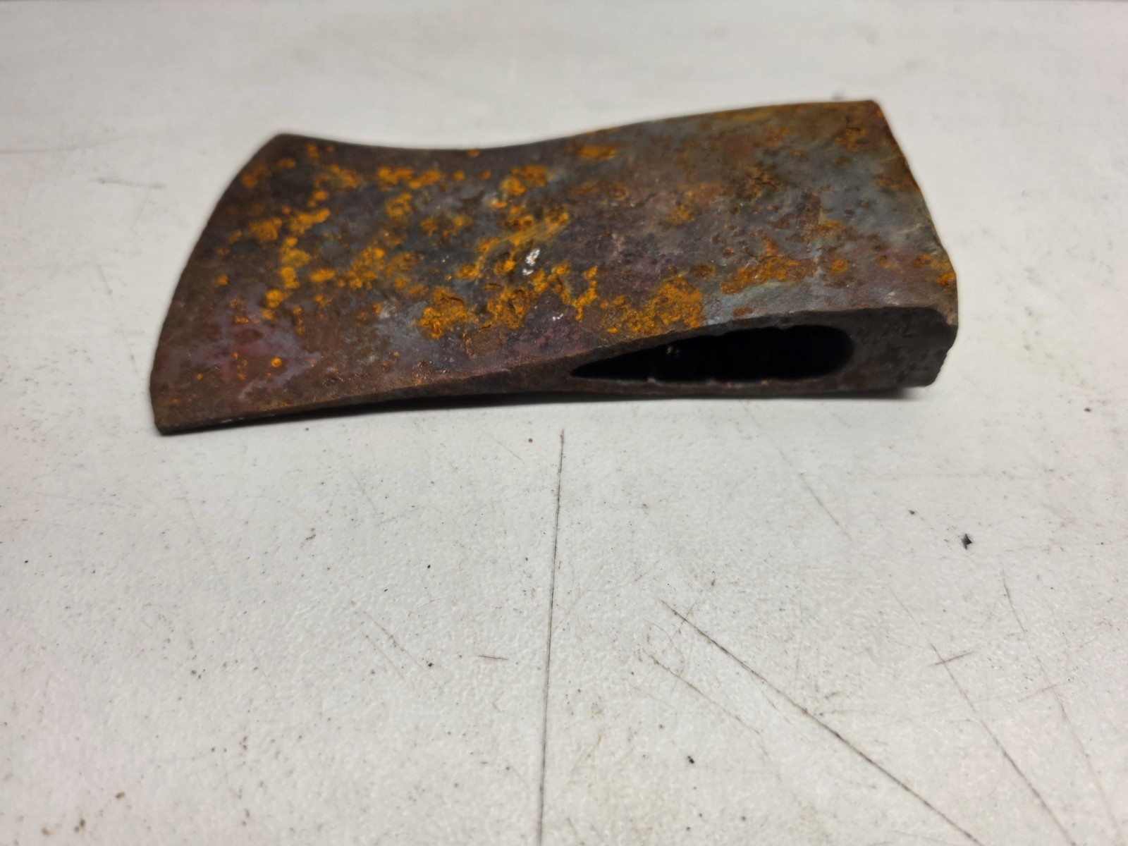 Vintage Axe Head 2lbs 4oz (6-3/16″ Across 3-3/4″ Edge)