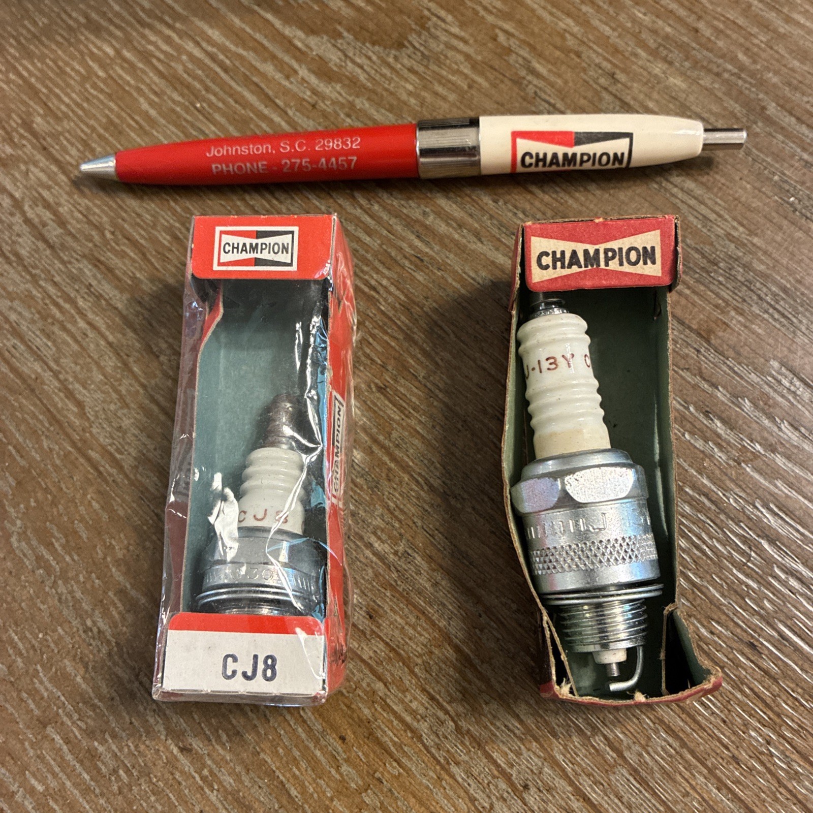 Vintage Champion Spark Plugs Advertising Pen Johnston SC & 2 NOS Champion Plugs
