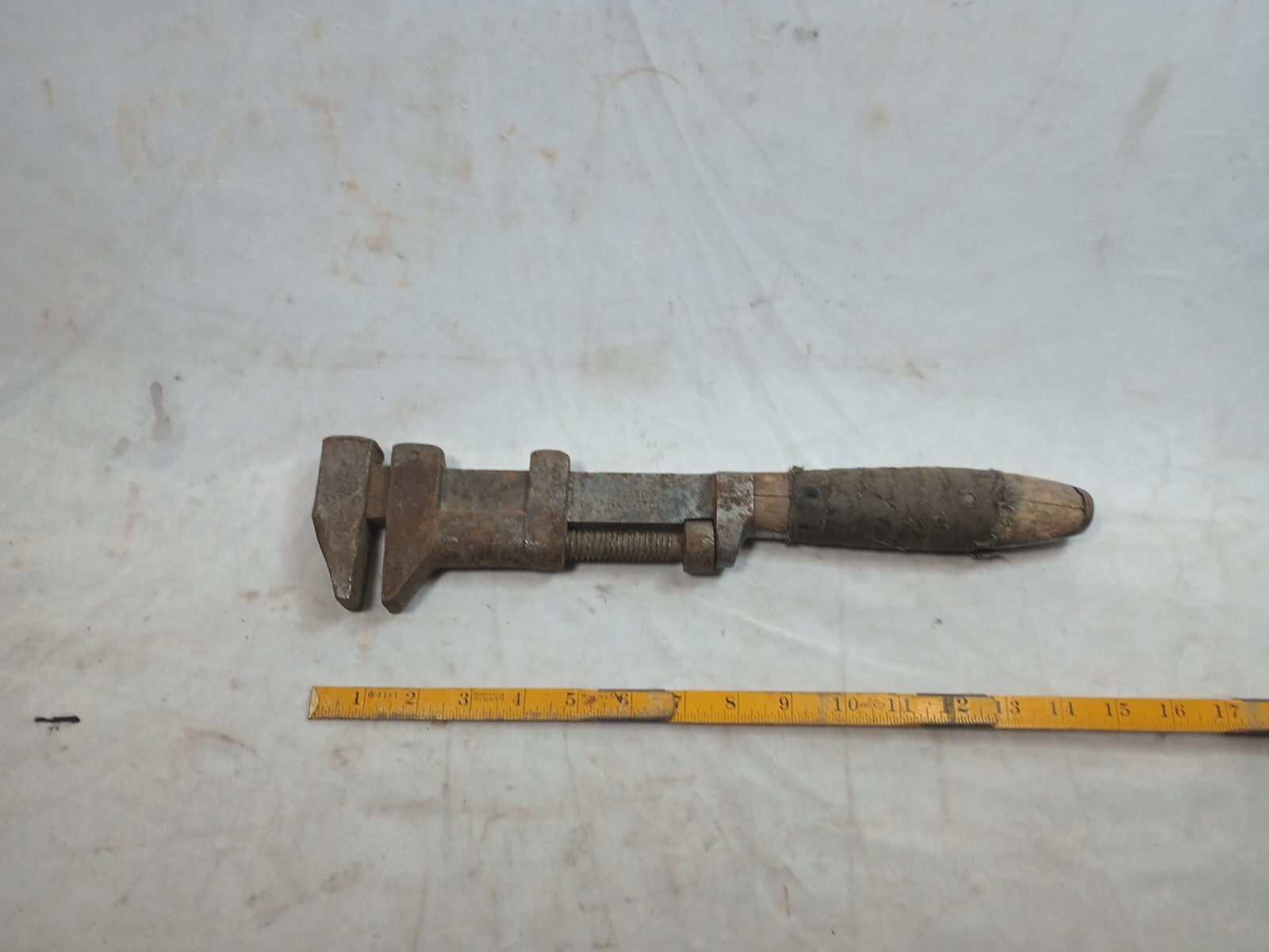 VINTAGE P. S. & W. CO. 15” MONKEY WRENCH Os73