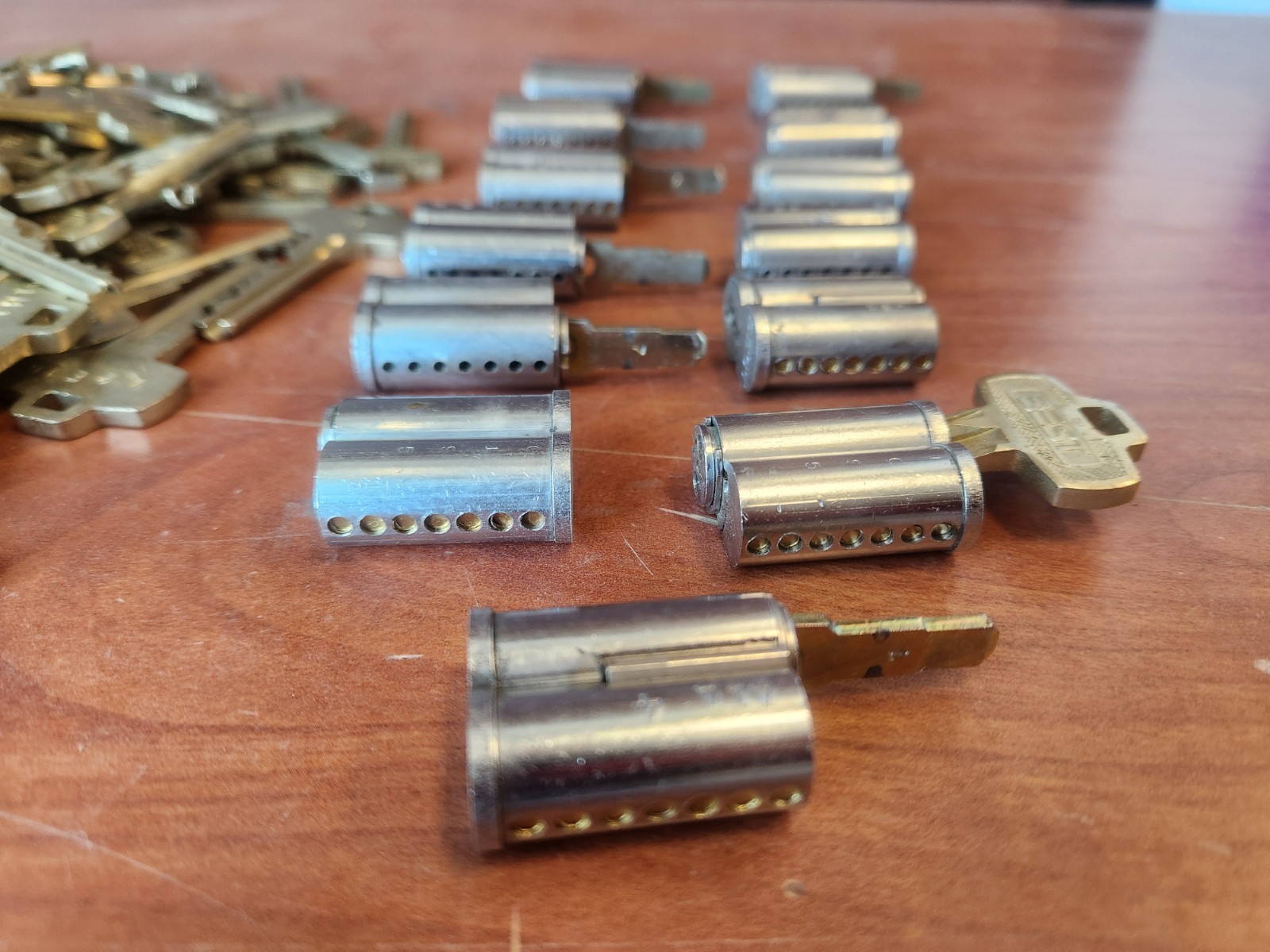 Huge Lot Of Genuine BEST Keys And 13 Cores