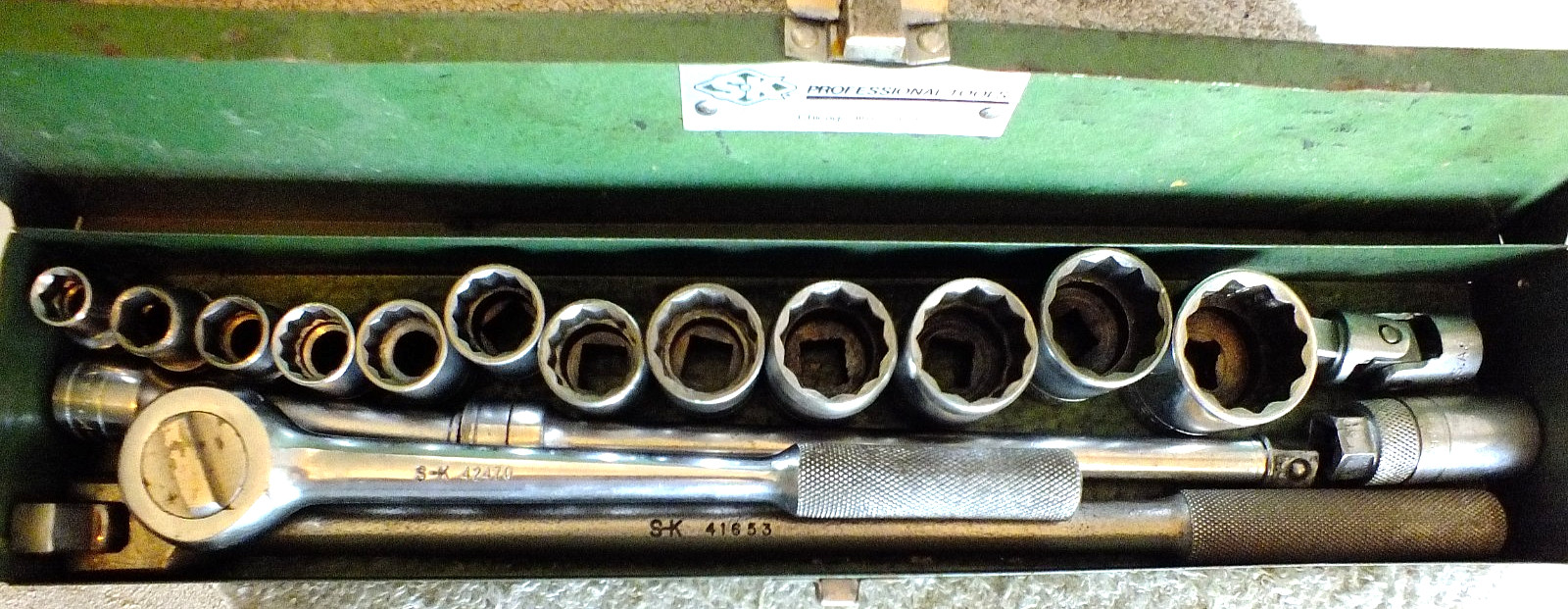 S-K 1/2″ DRIVE SOCKET SET 18 PIECES WITH TOOLBOX 7/16″ TO 1&1/4″ NICE COND USA