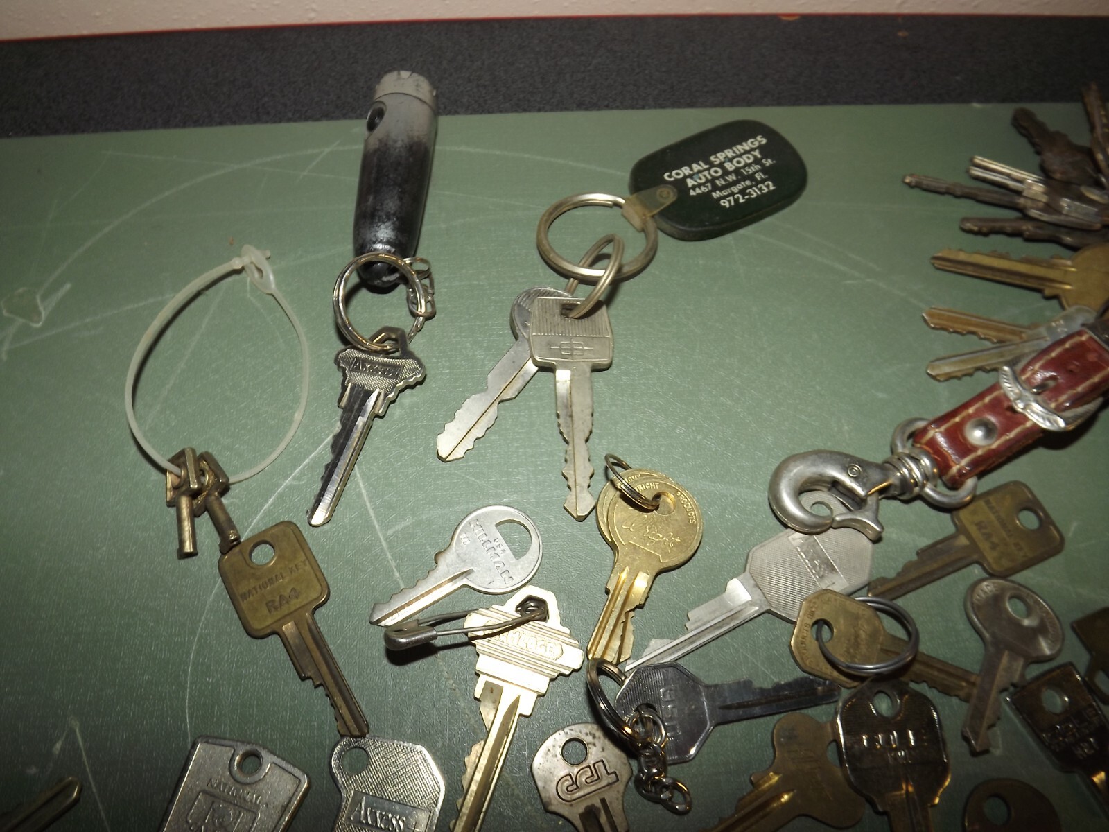 Large Lot 95+ Vintage Keys – All Kinds/Styles
