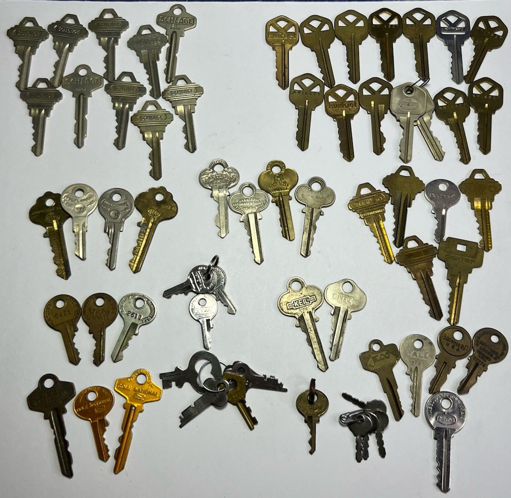Mixed Lot Of 63 Vintage Keys – Master Schlage American Kwikset Cole Luggage Etc