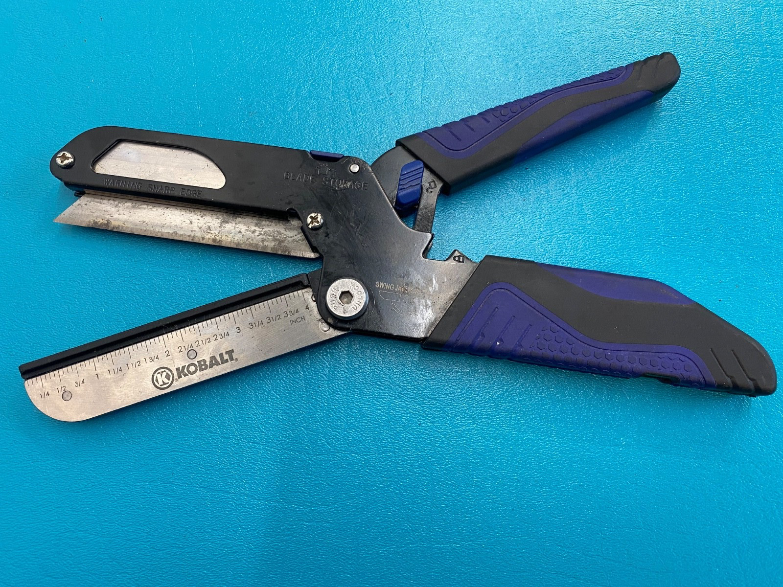 Kobalt 506437 Handy Utility Cutter w/ Swing Jaw 4″ Blade Storage w/Extra Blades