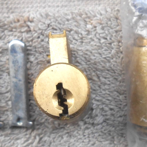 2 KIK cylinders 7400-04-1006 B4 keyway