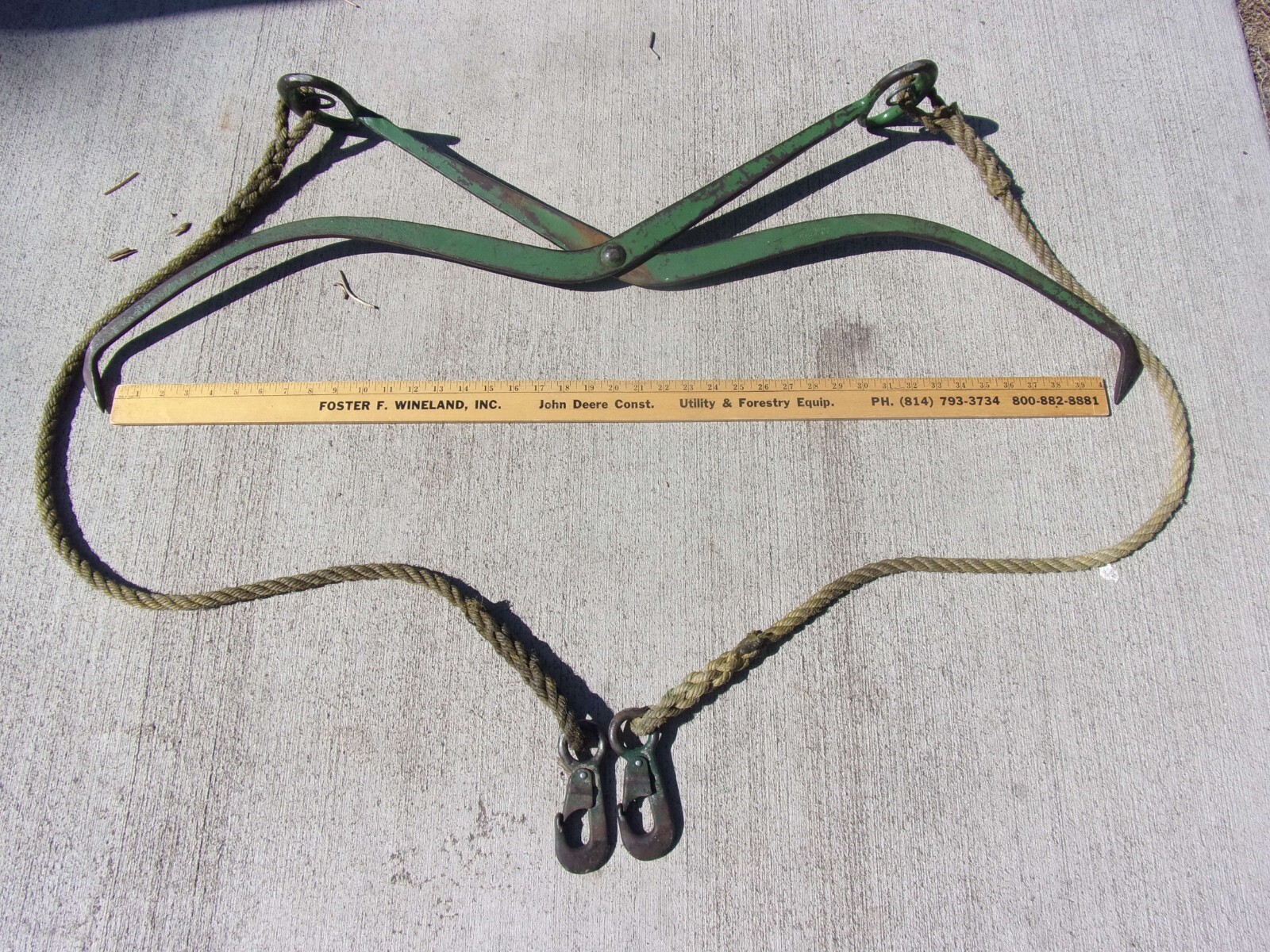 Vtg Gifford Wood Co. Hudson NY Heavy Duty Hinged Farming Hay Tongs – 40″ Opening