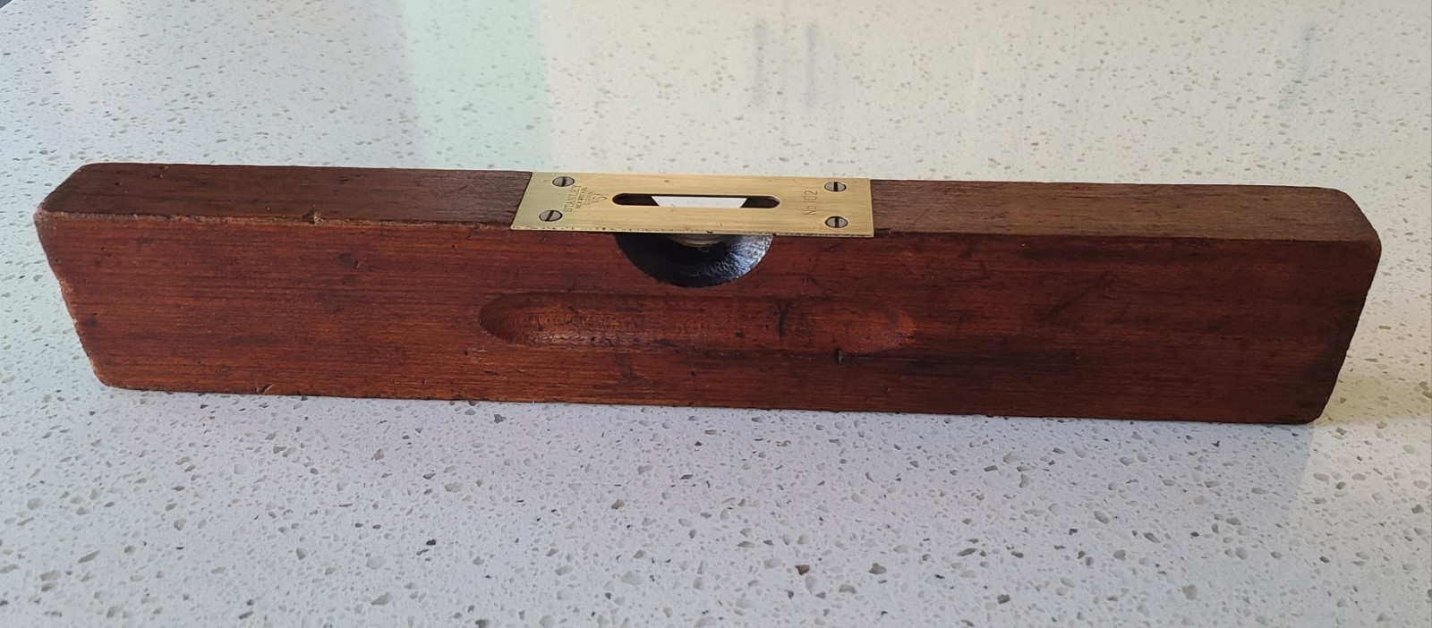 Vintage 14″ Stanley No 102 Carpenter’s Level “V” Logo (1910-1918)