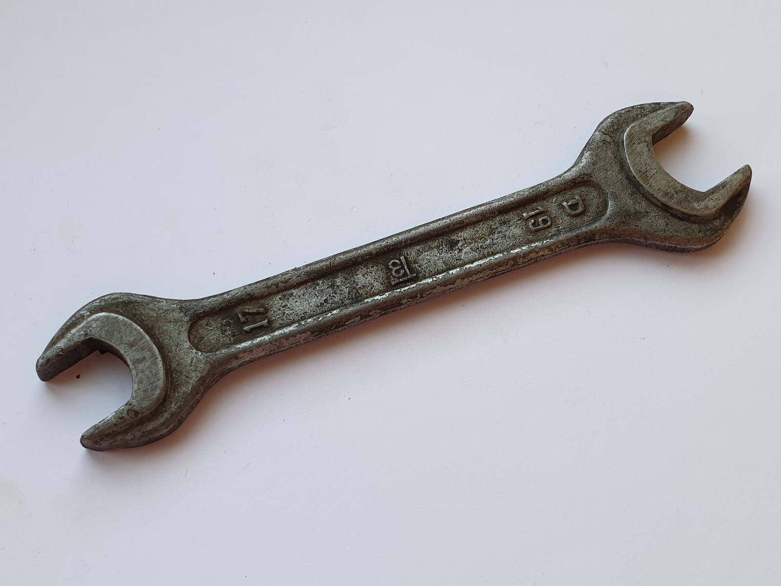 SOVIET VINTAGE WRENCH MADE IN USSR – 19mm x 17mm – OPEN ENDED SPANNER