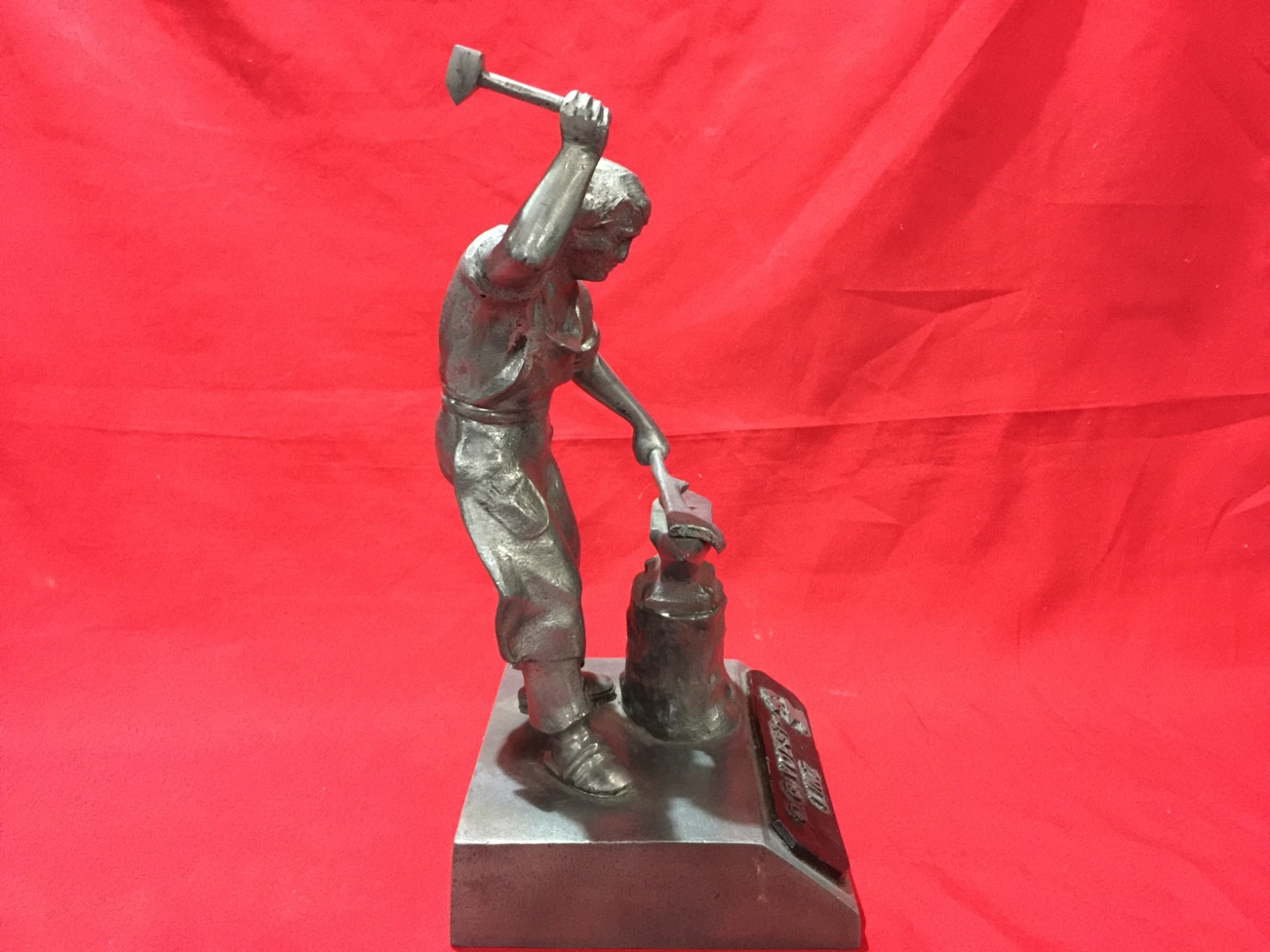 HUGE ALUMINIUM BLACKSMITH STATUE SCULPTURE CAST IRON STEEL FOUNDRY WORKER