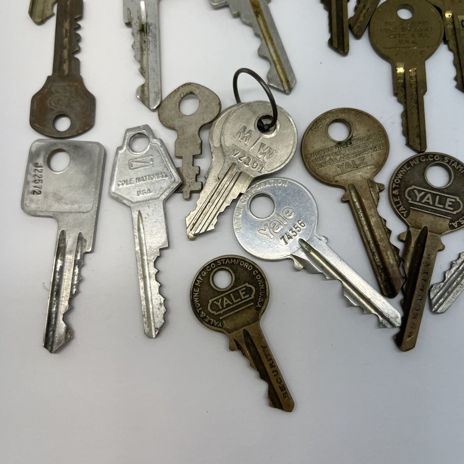Antique KEYS 50+ lot Yale, Kwikset,Illinois,Medalist,Corbin,Briggs Stratton