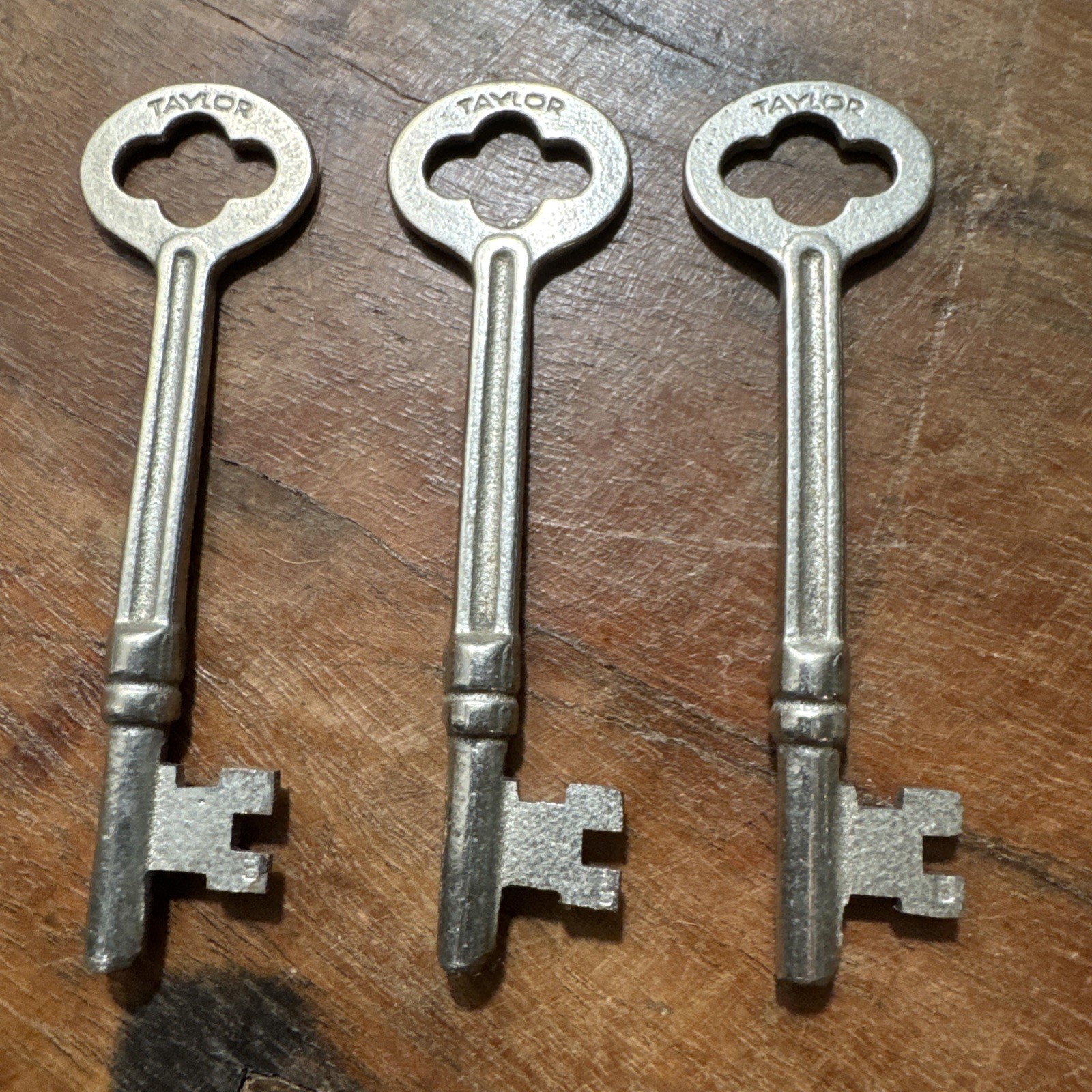 Set Of 3 Vintage Taylor Brand Skeleton Keys (K8)