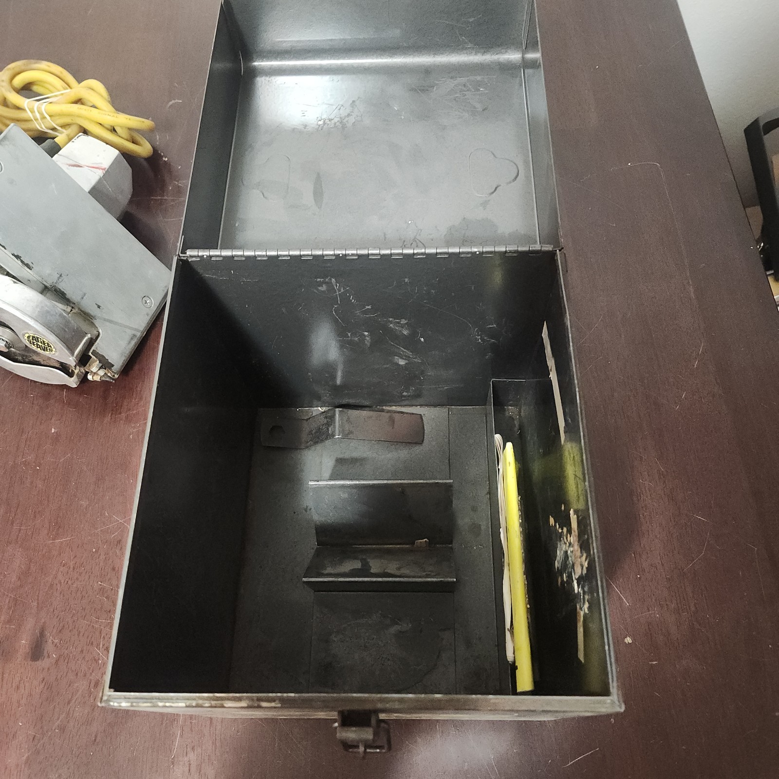 Stanley Eager Beaver 4 1/4″ Circular Saw .01 W/ Metal Box 90250 HD