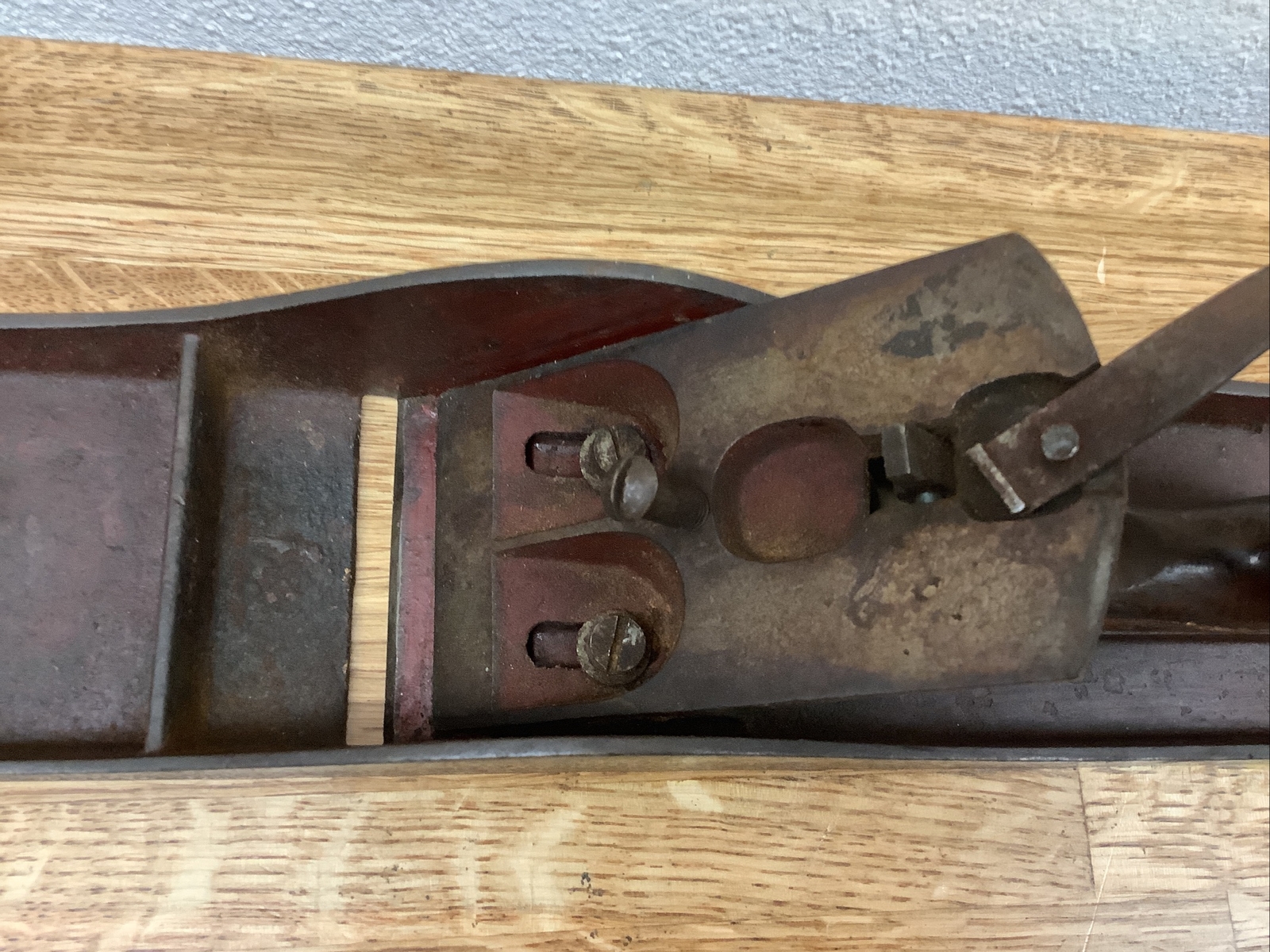 Unmarked No 07 Wood Hand Plane England 22″ Smooth Bottom, E.A. Berg Blade.