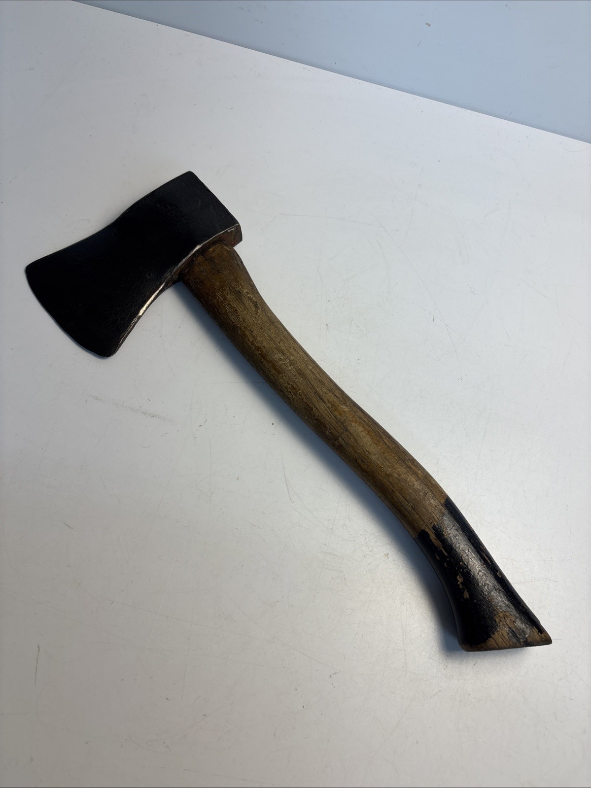 Vintage Unmarked 2 lb 5 oz Hatchet Camp Axe Wood Handle