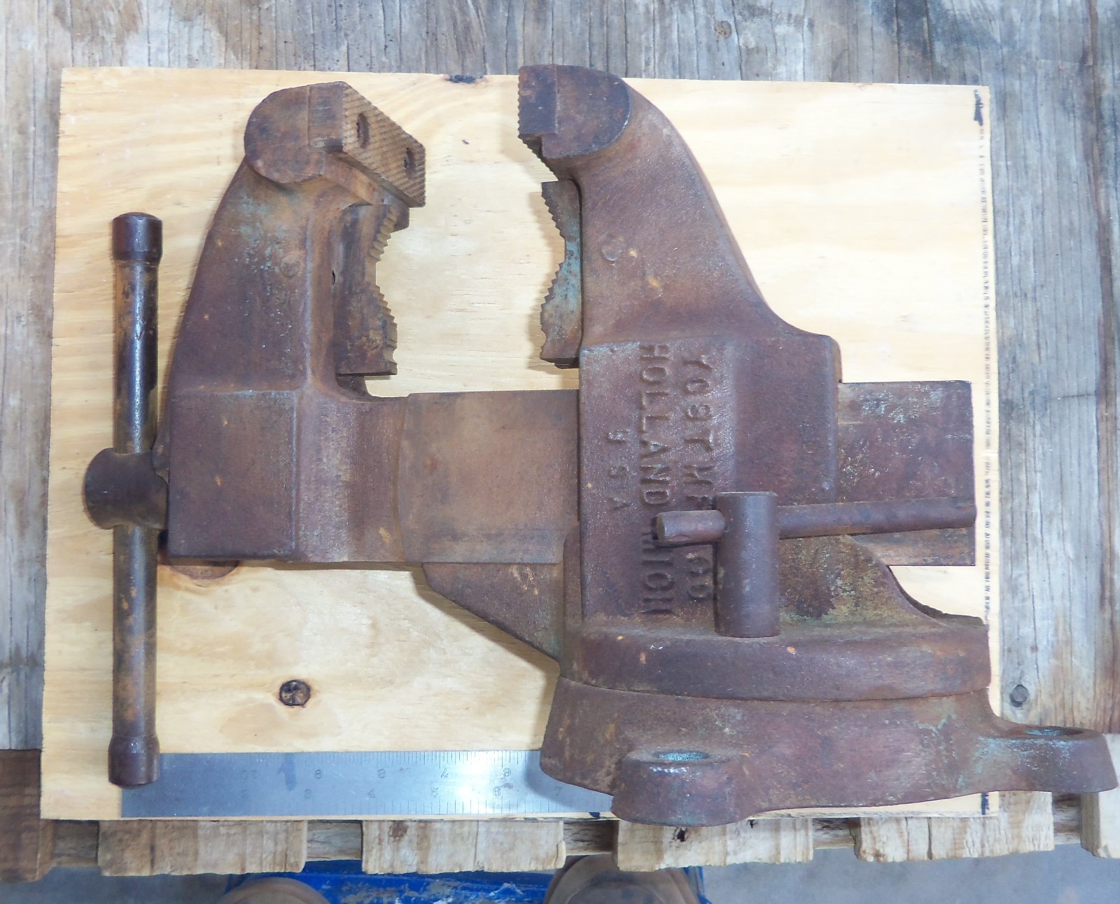 Vintage Vise 31C Michigan Yost Swivel Base Flat Pipe Jaws / You Paint