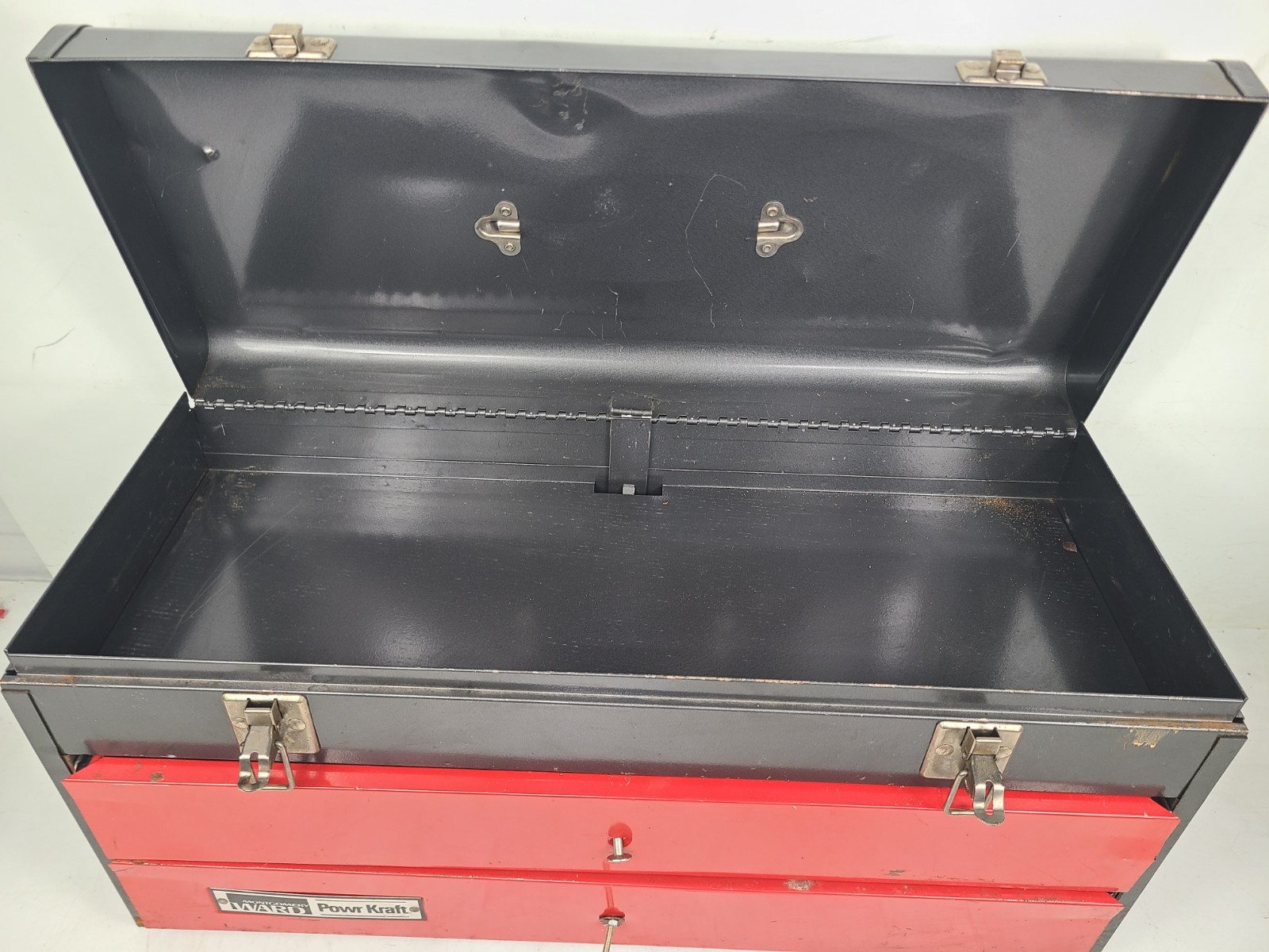 VINTAGE MONTGOMERY WARD POWR KRAFT TOOLBOX (22″×9″x11″)