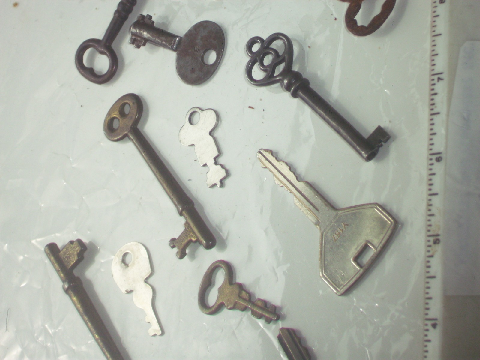 vintage mix 17 keys lot, skeleton, barrow, cabnet, lock, other Solid Steel