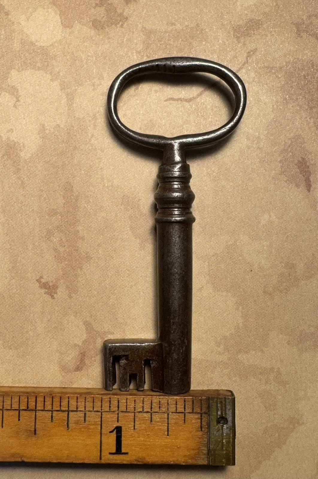🌿 🗝️ Antique Skeleton Key Hollow Barrel Unique Bit Vintage Authentic Key.