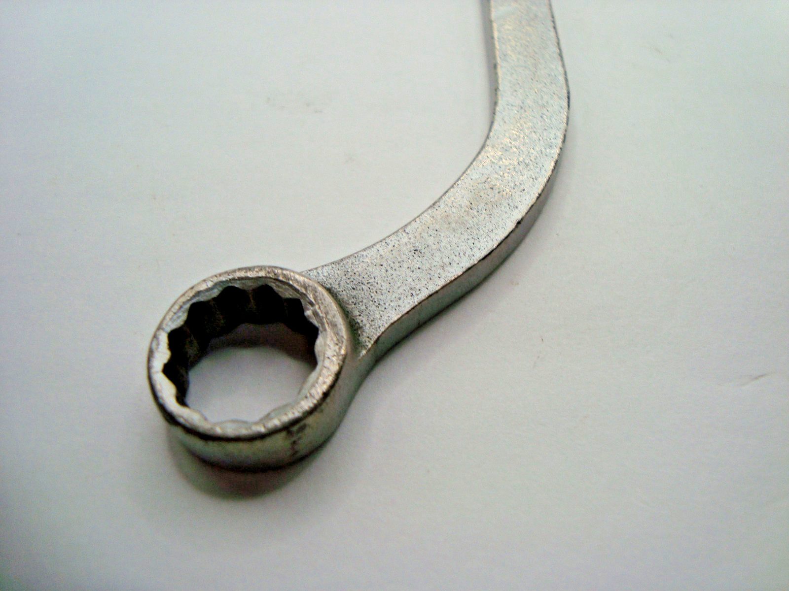 VINTAGE PLᐁMB (PLOMB) 1725 SAE 7/16″-1/2″ OBSTRUCTION WRENCH / 12 PT. / USA MADE