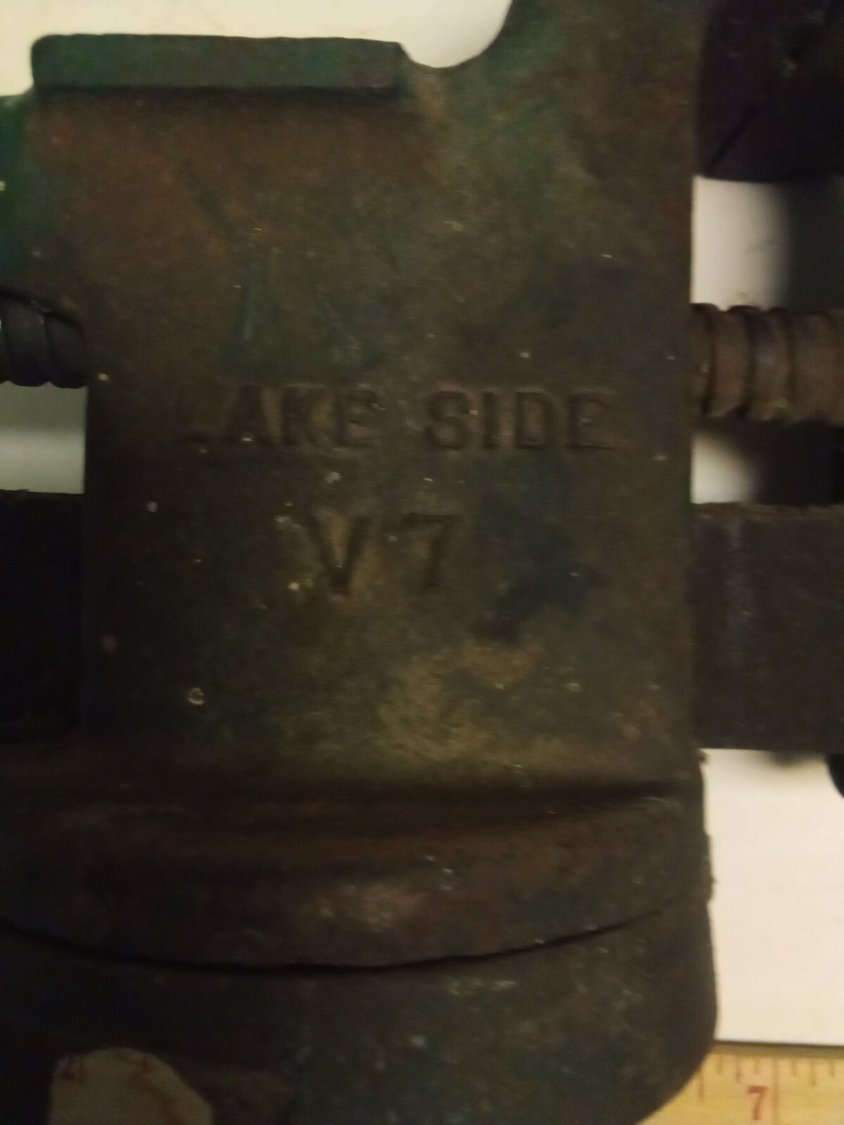 Vintage Lake Side Vice, Swivels, 3″ Jaws, Broken Foot Mount, 13.5 lbs