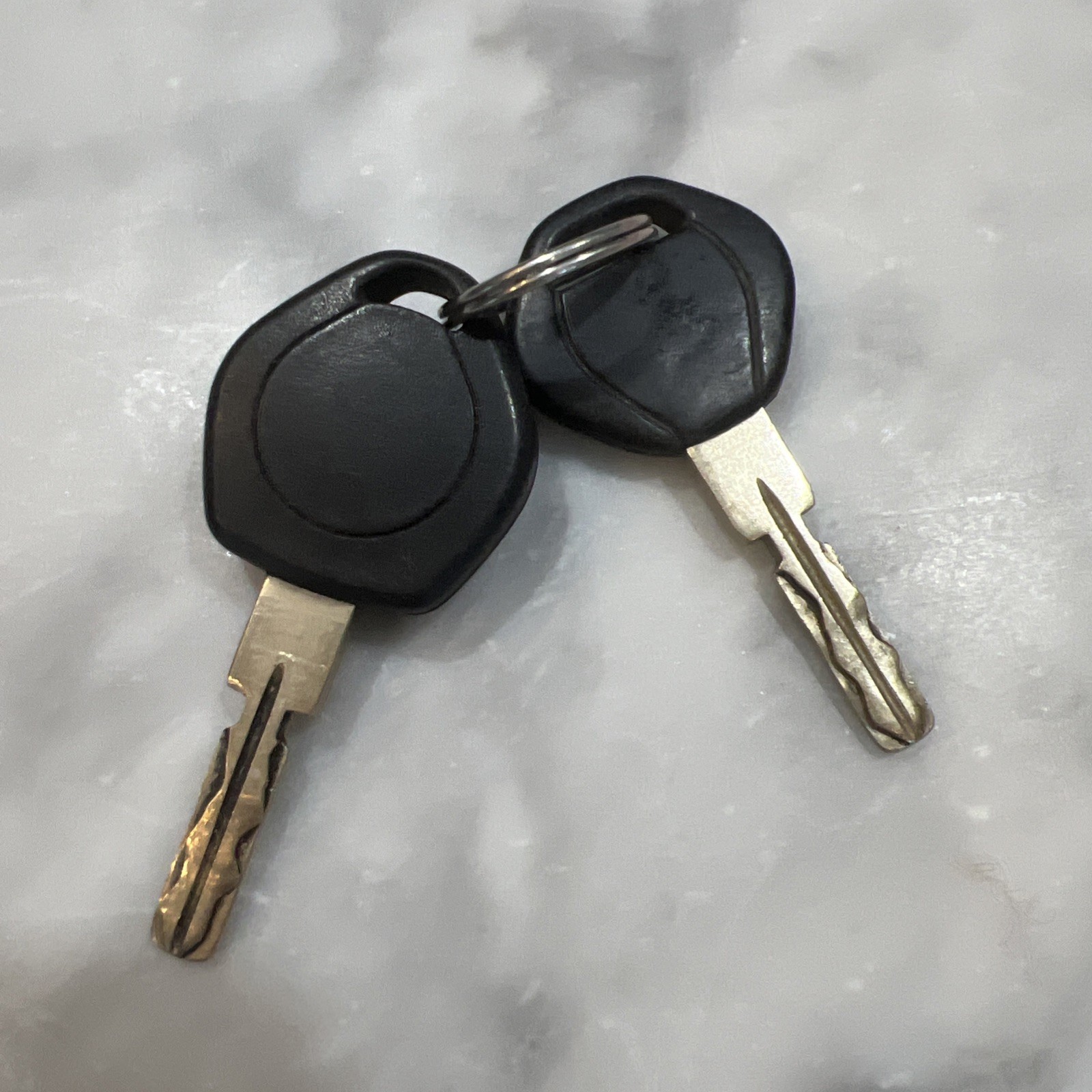 Vintage 1997 BMW 328i Car Keys Set 2 Keys Cut Used