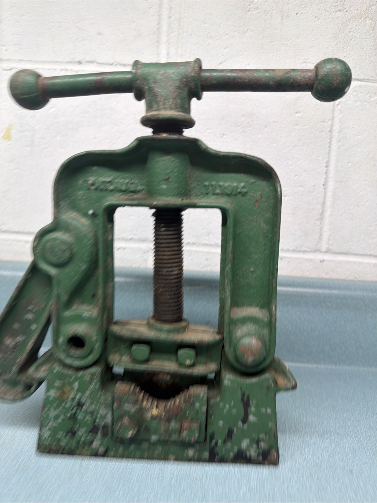 Pipe Vise, Reed Mfg. Co. No. 71 Vintage Pipe Vise, 3/8″ – 2-3/4″ Cap, Erie, USA