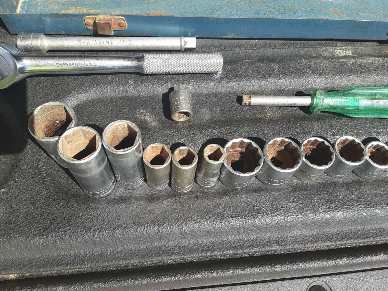 Vintage S-K Wayne 22 pc Socket Set 1/4 & 3/8 Inch Drive Metal Box ~ made in USA