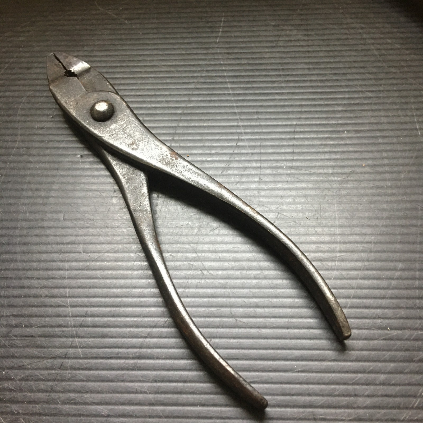 Vintage Eskilstuna Sweden Classic Pliers Hand Tool Swedish 7″L x 2.25″W