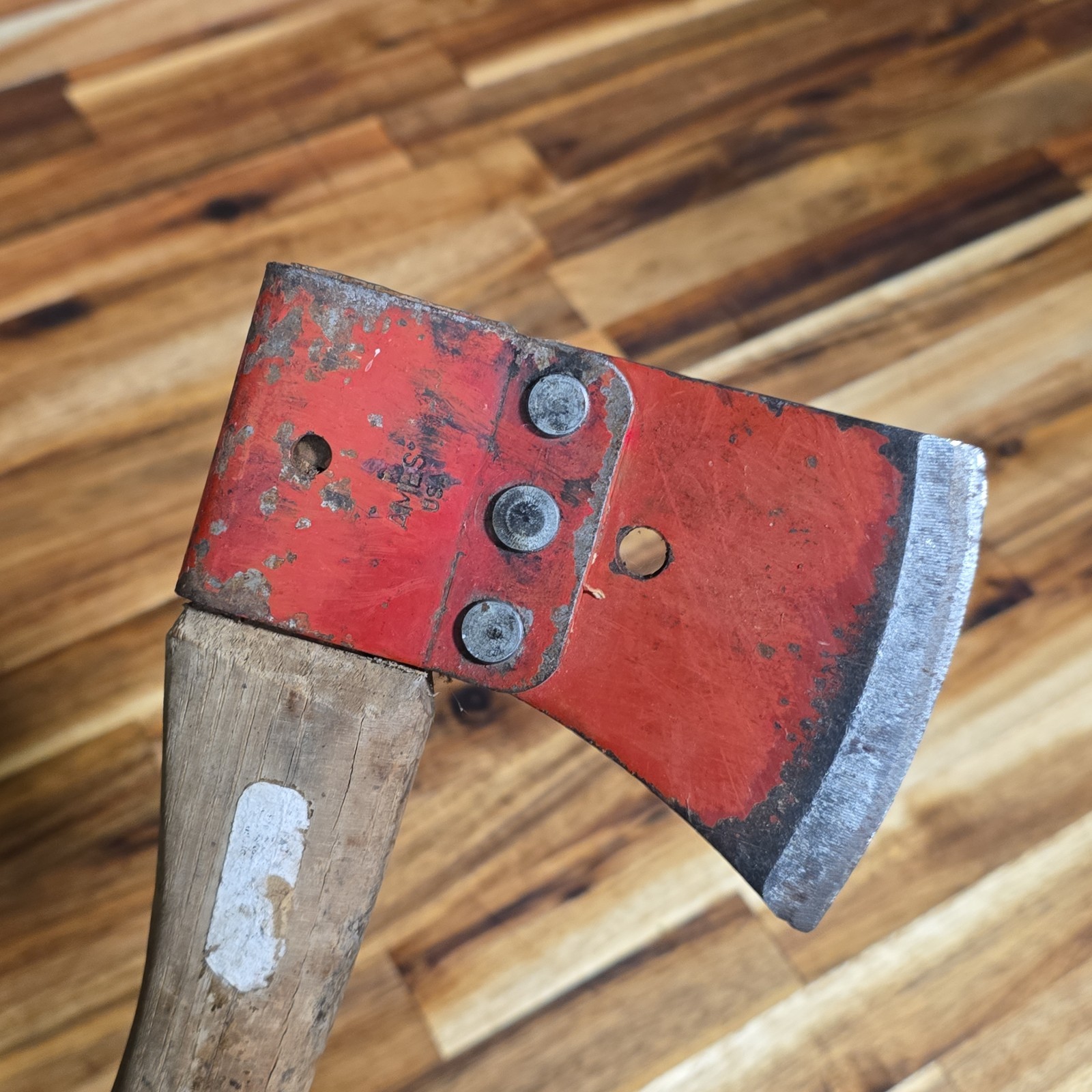 VINTAGE AMES 11-725 SPORT AXE 12″ HATCHET Single Bit USA Rivet Design