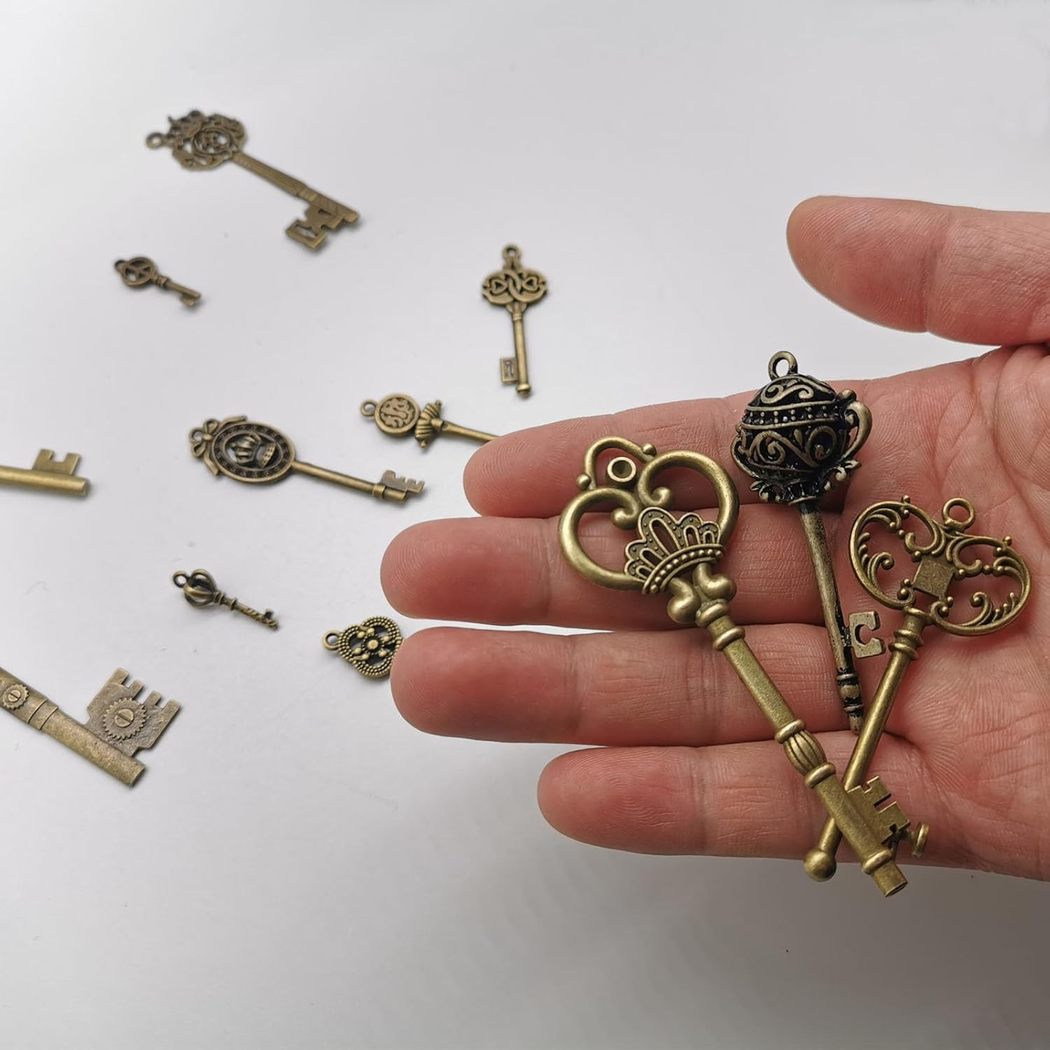 Vintage Skeleton Keys Set, Filigree Steampunk Keys, Antique Bronze Keys Charms P