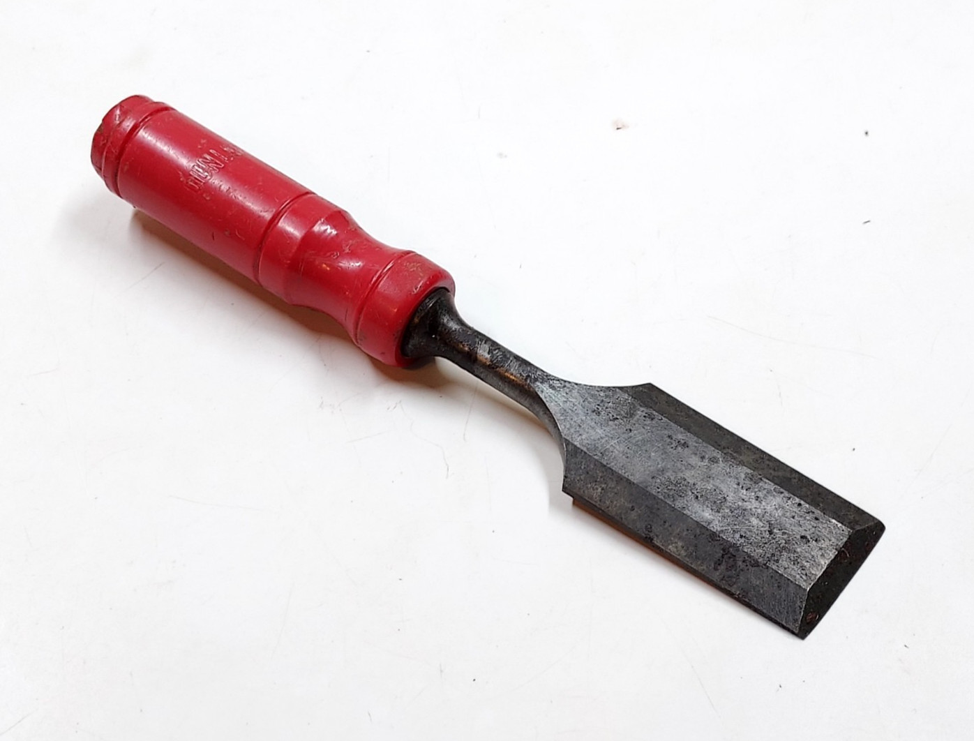 Vintage Dunlap 1 1/4″ Beveled Chisel with Red Handle Estate Find