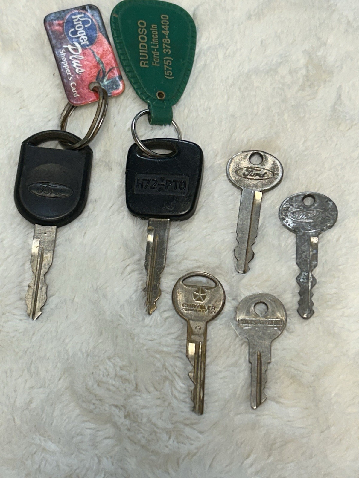 Vintage Car Key Lot (6) Original Ford Chrysler Briggs & Stratton Auto Metal