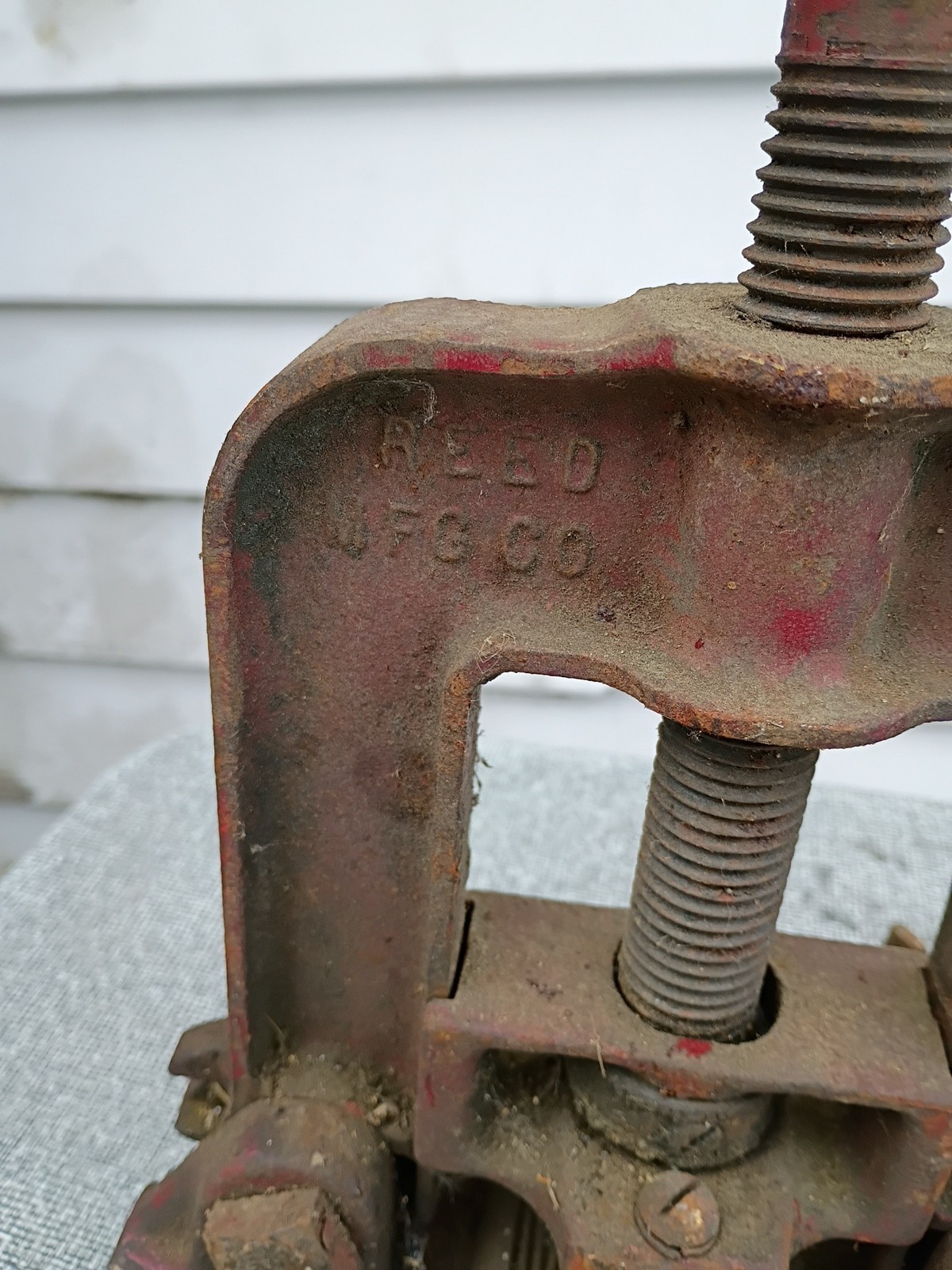 Vintage Reed Mfg Yoke Style Pipe Vise Antique Iron Worker