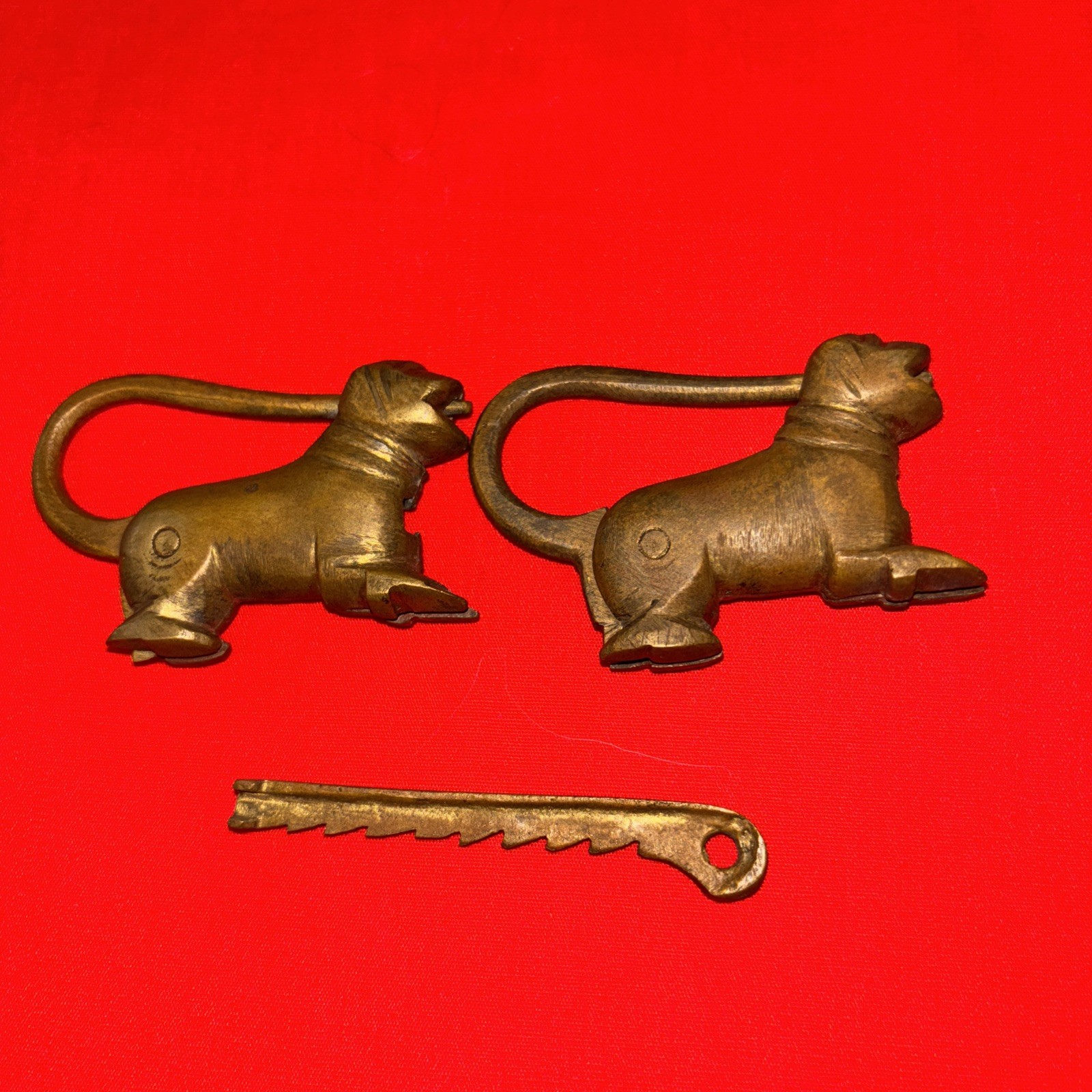 Antique 2 c 1930 SOLID BRASS CHINESE LION or DOG 2″ Animals PUZZLE LOCK with KEY